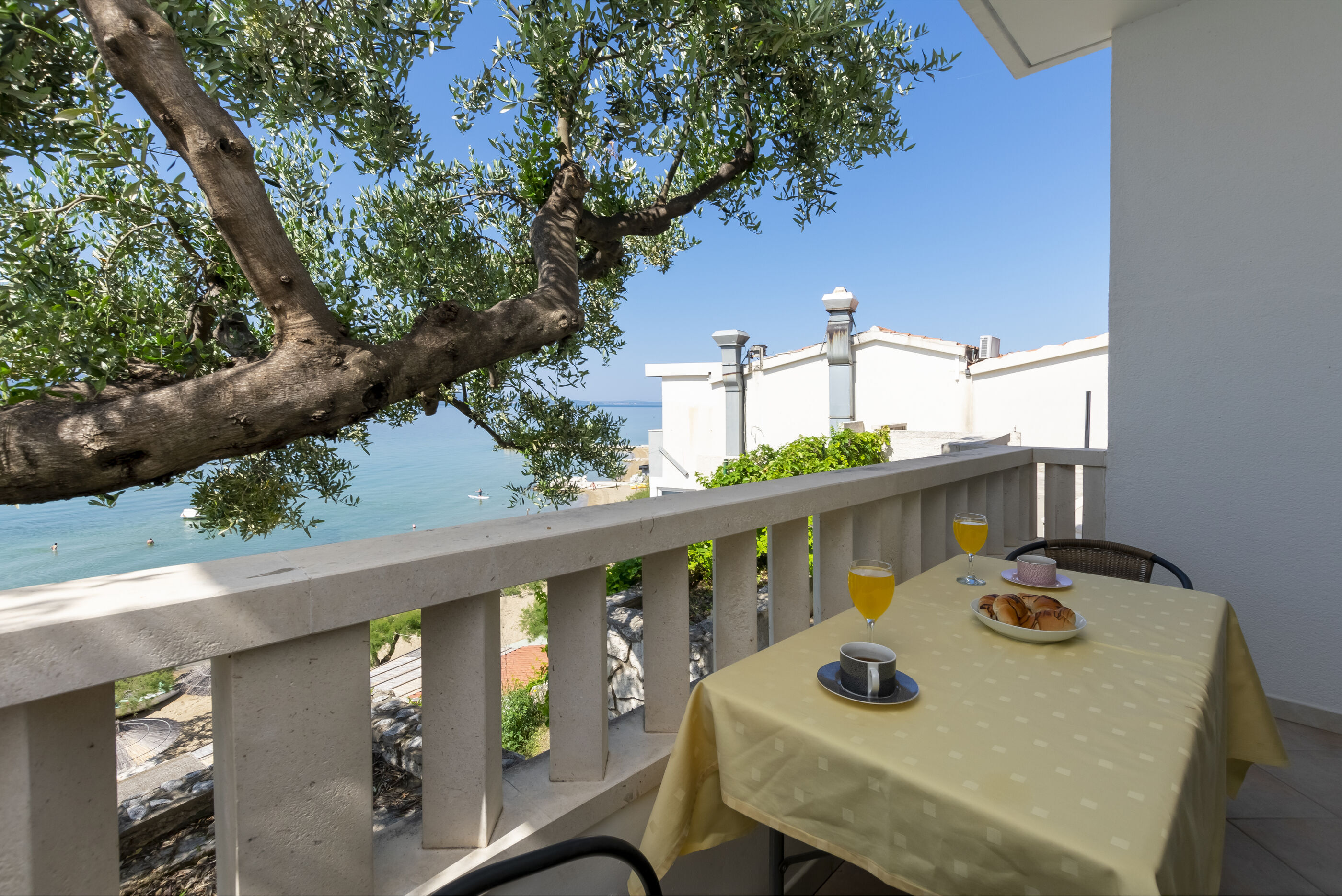 Apartments and Room Jure 93691-A5