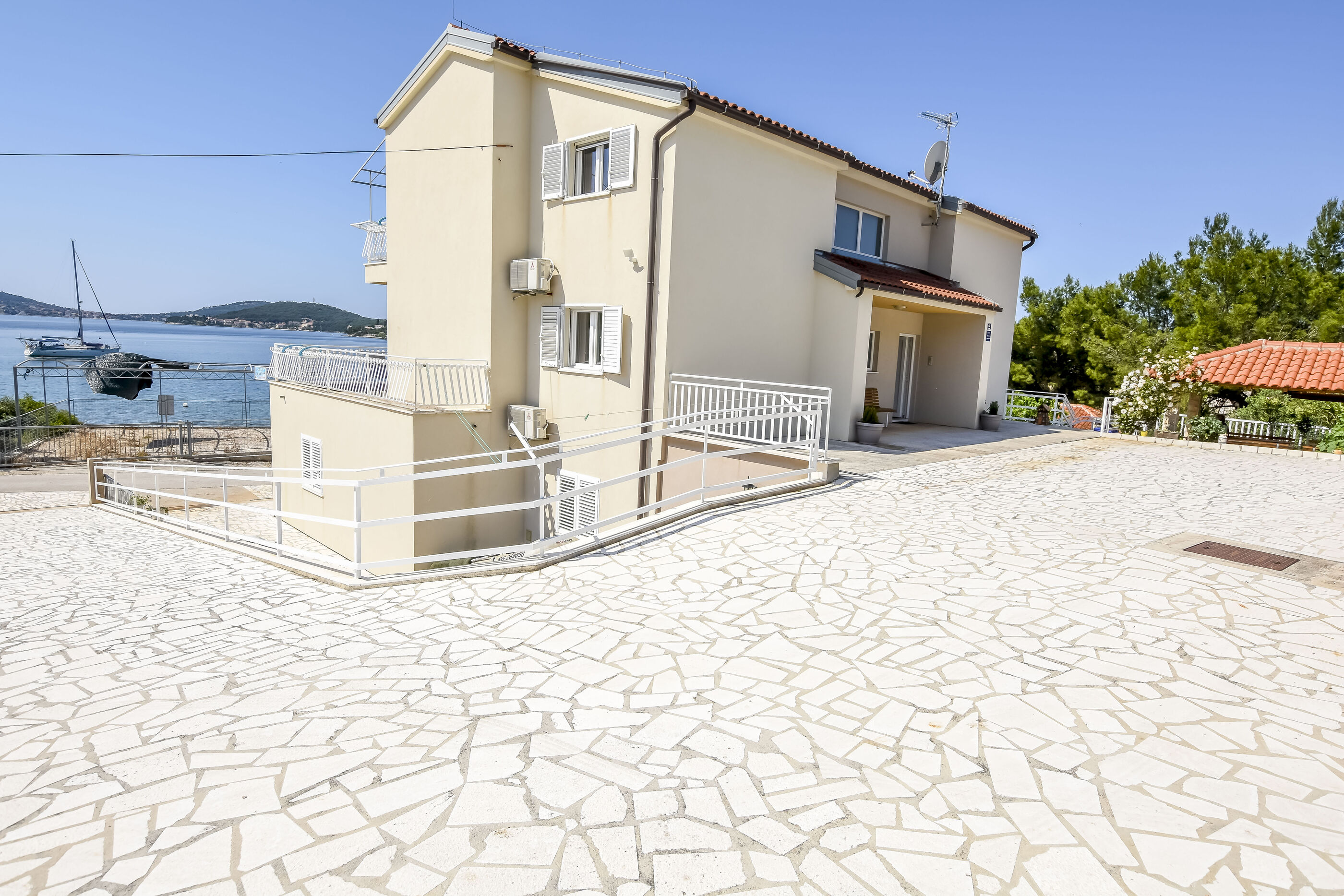 Apartments Silvana 23221-A2