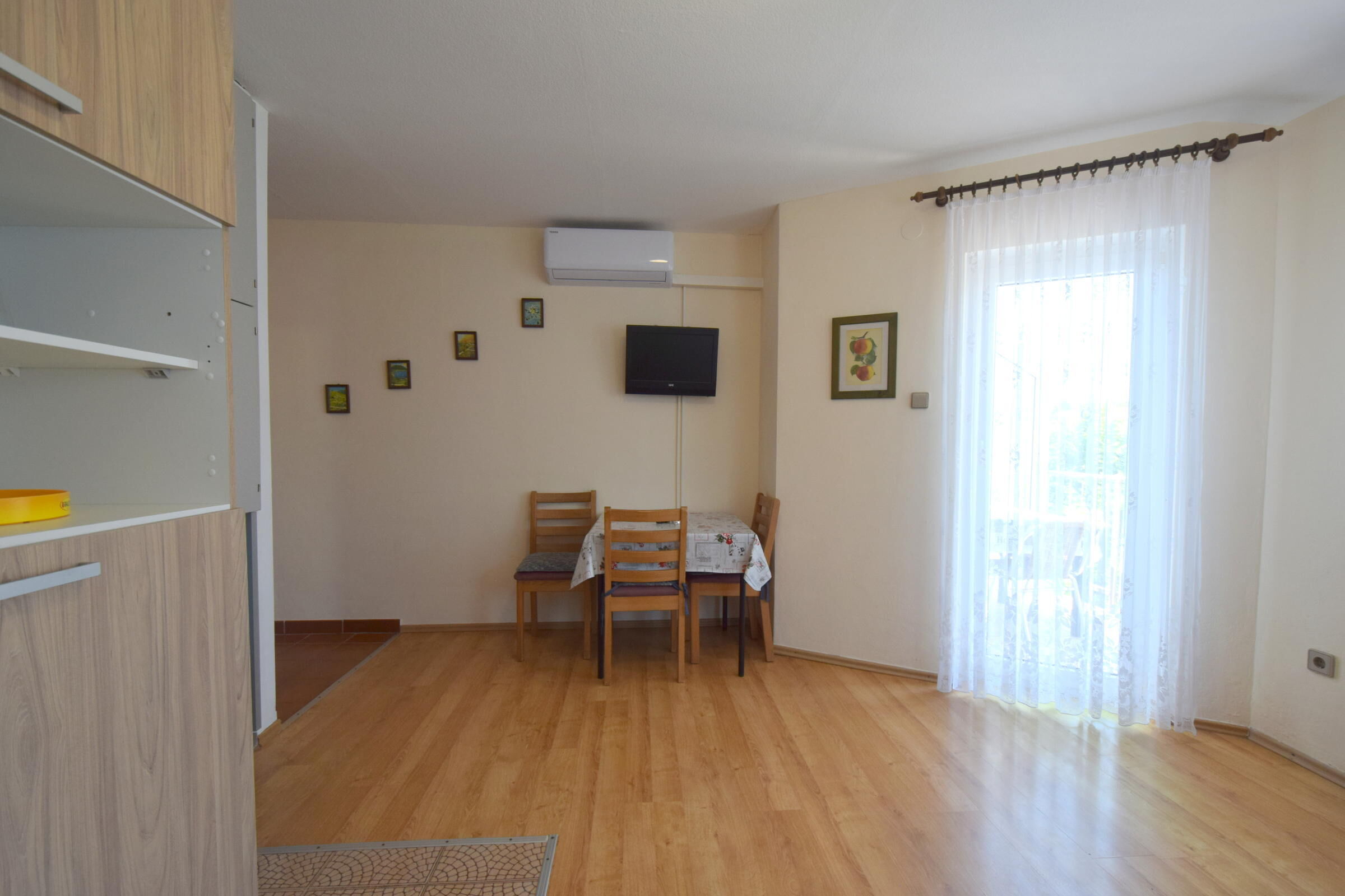 Apartments Frane 62022-A2