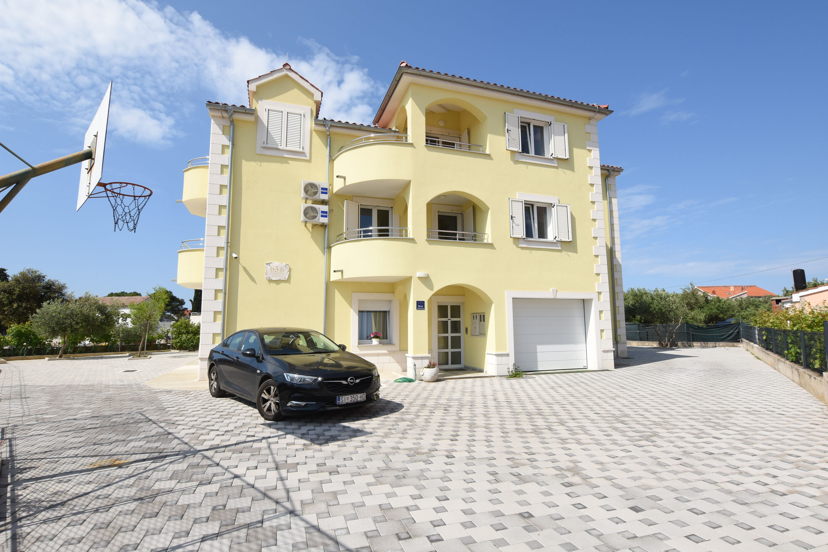 Apartments Mario 87411-A3
