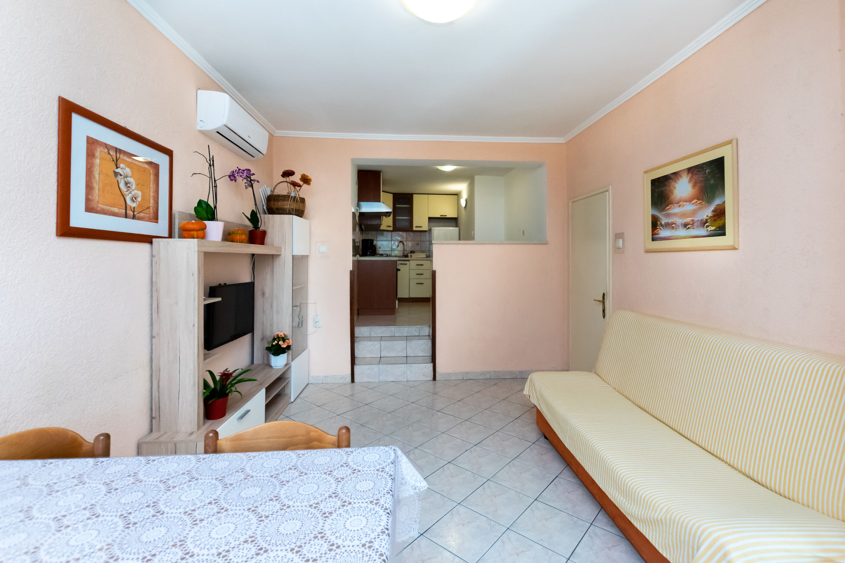 House Nenad 95461-K1