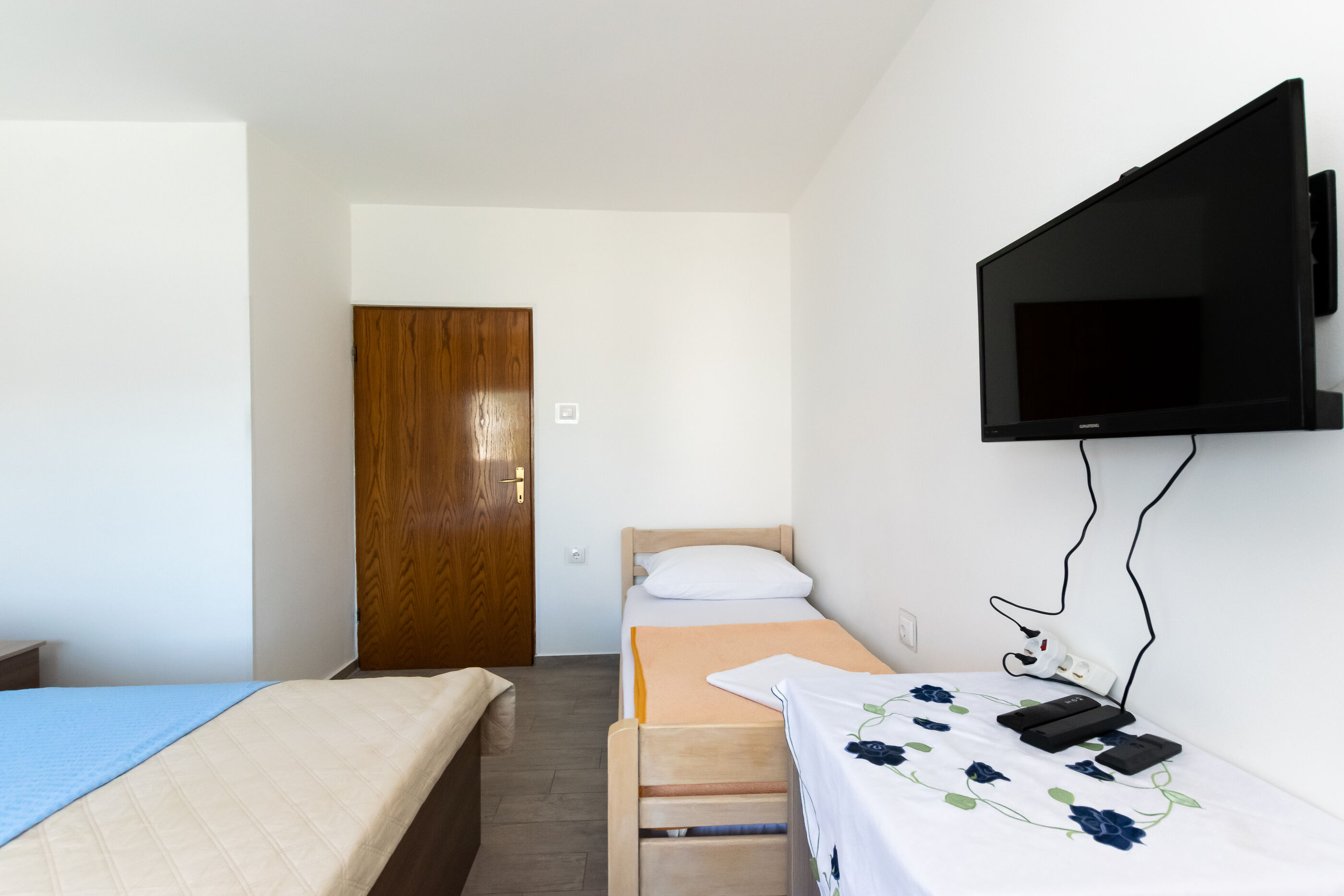 House Nenad 95461-K1