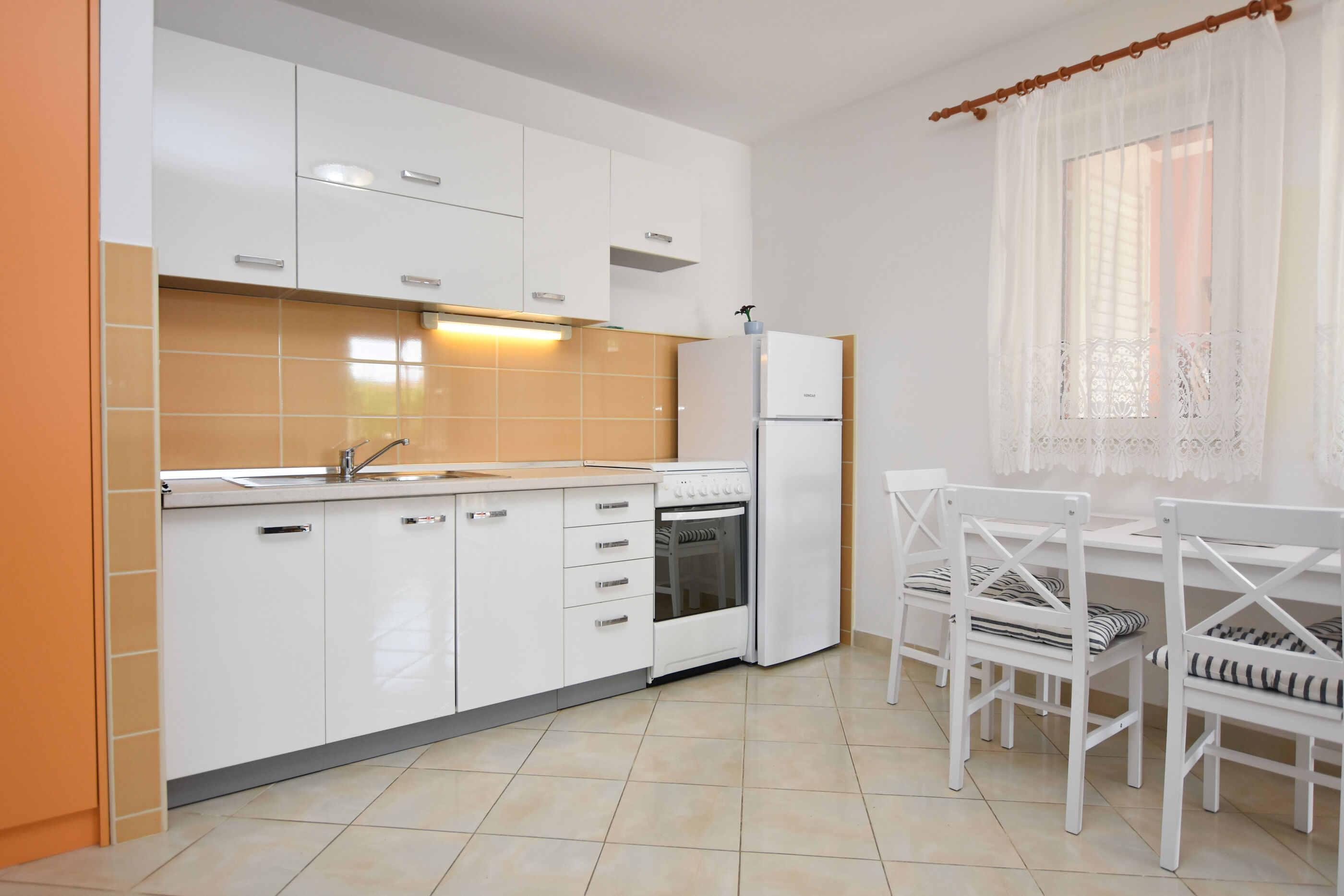 Apartments Eva 61081-A2