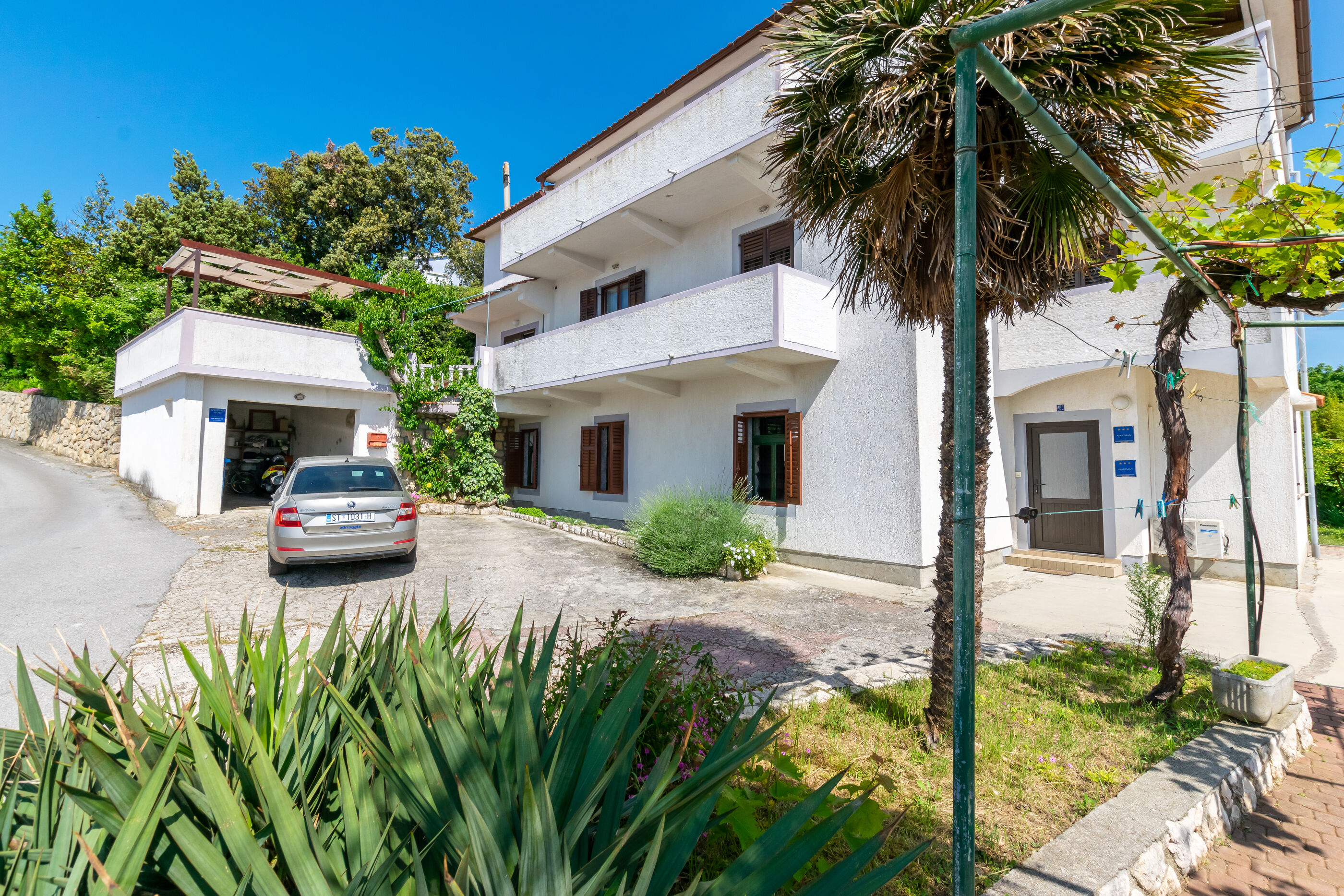 Apartments Zeljko 95571-A2