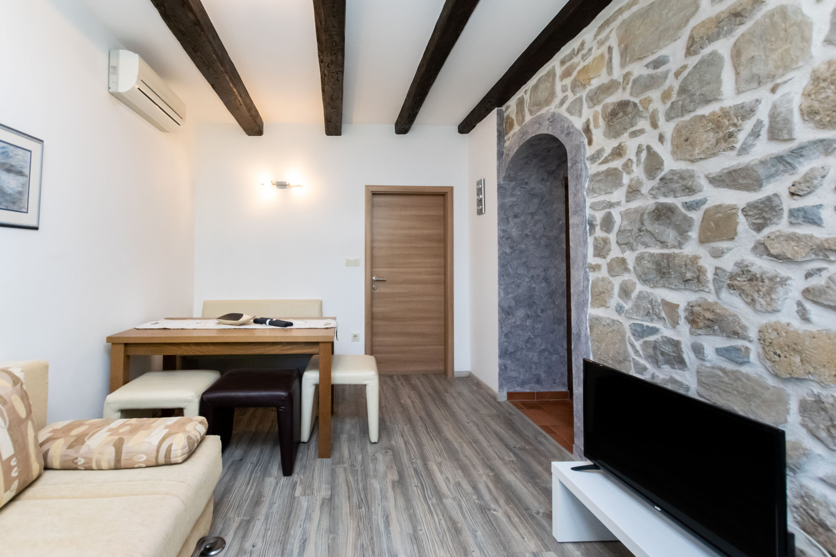 Apartments Zeljko 95571-A2