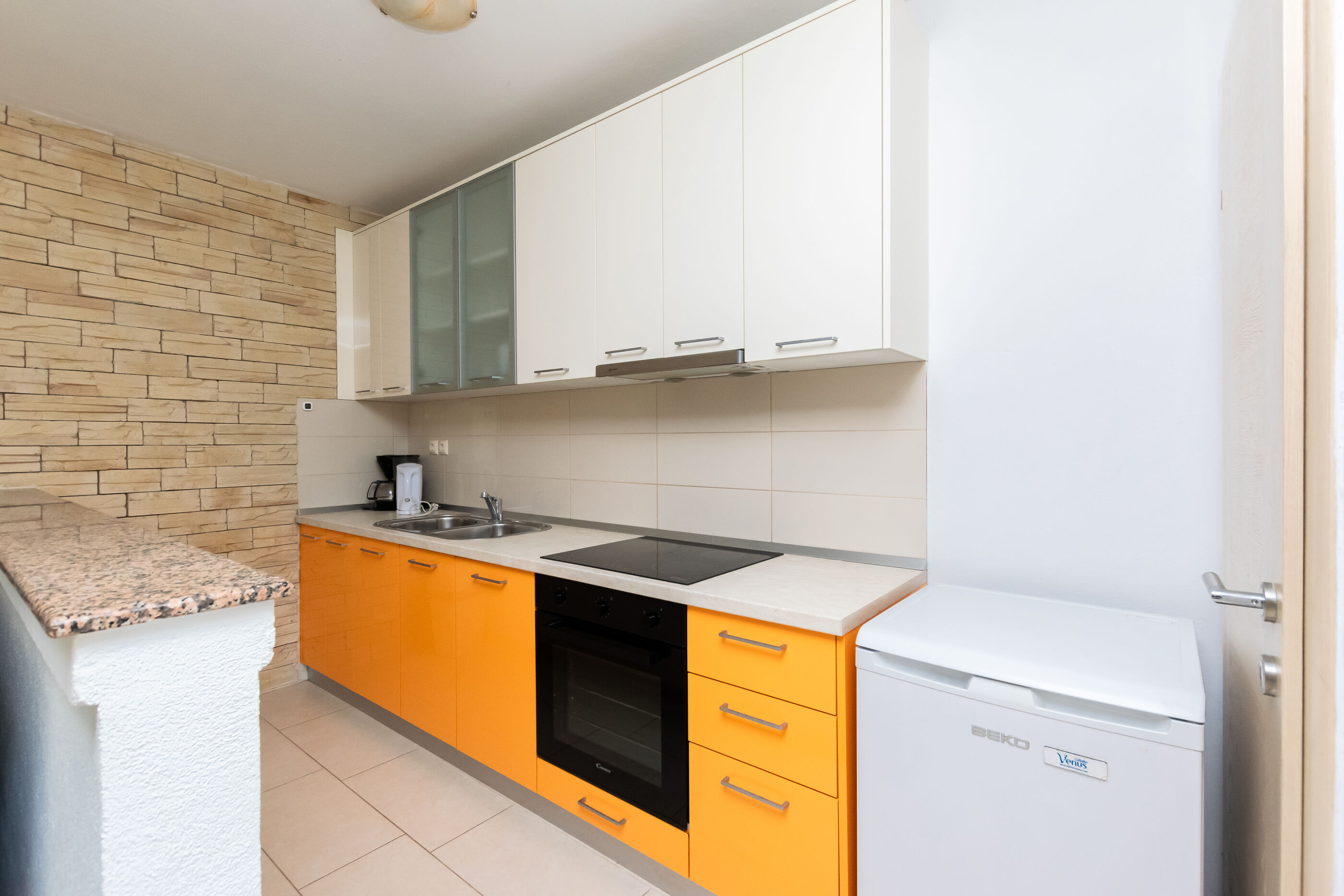 Apartments Mario 89923-A1
