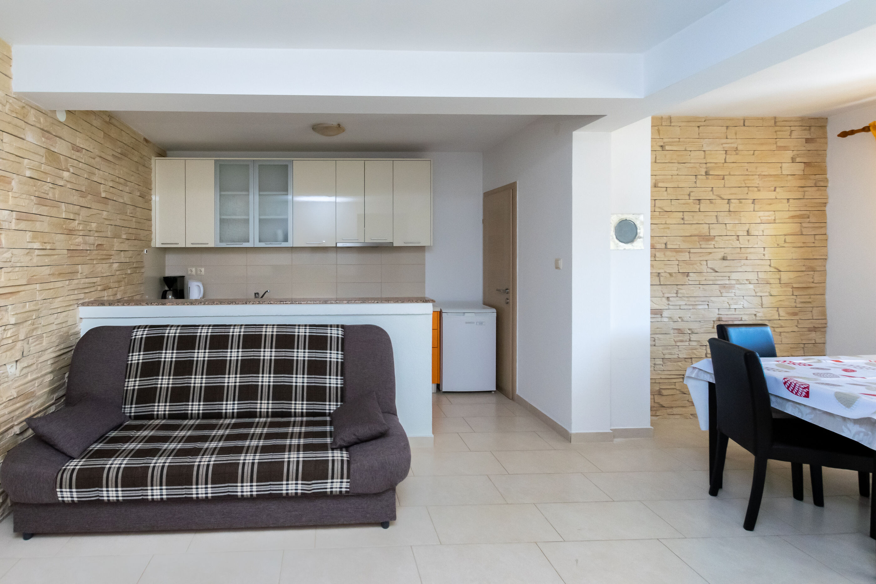 Apartments Mario 89923-A1