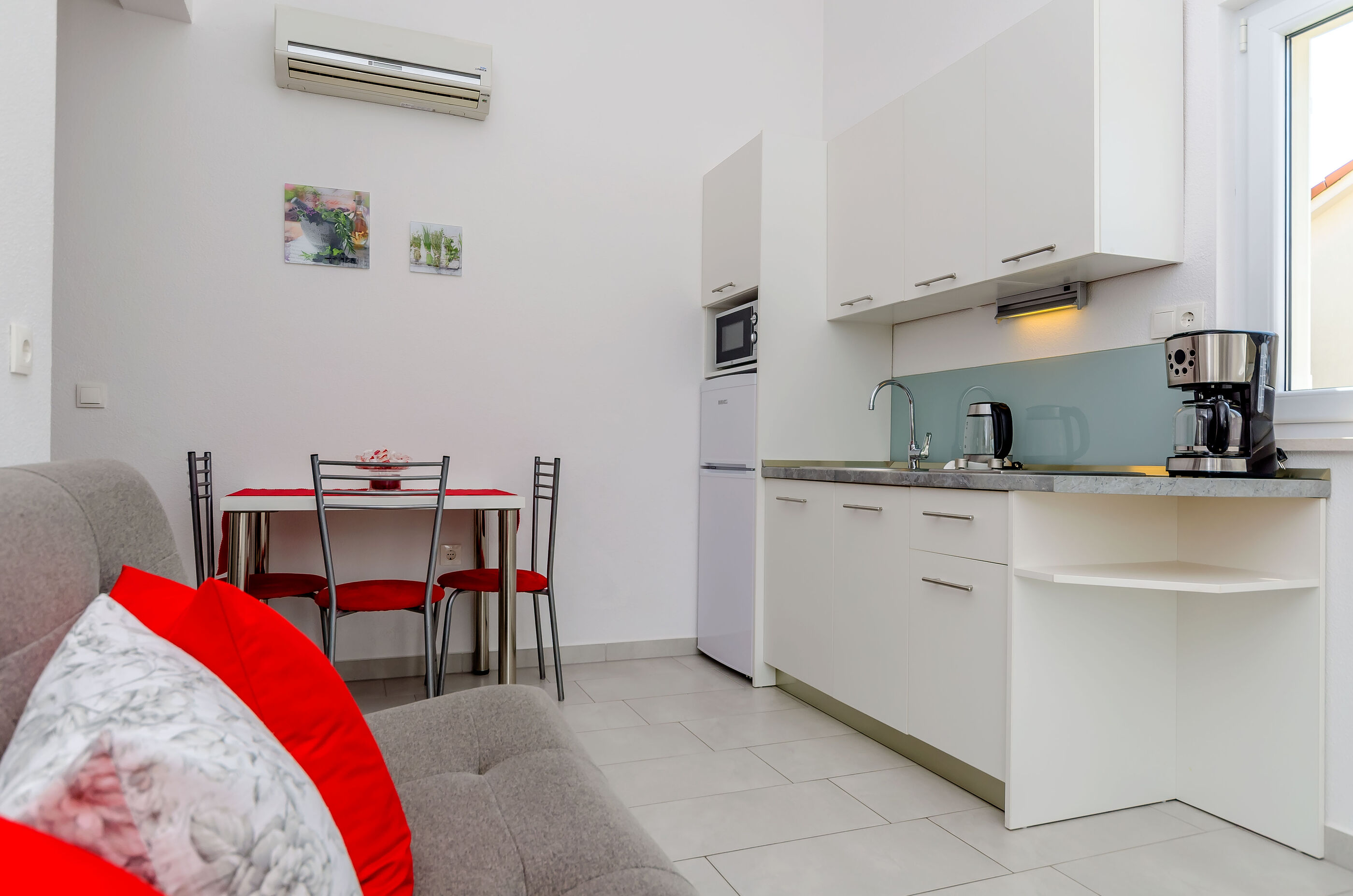 Apartments and Room Maestral 47221-A2