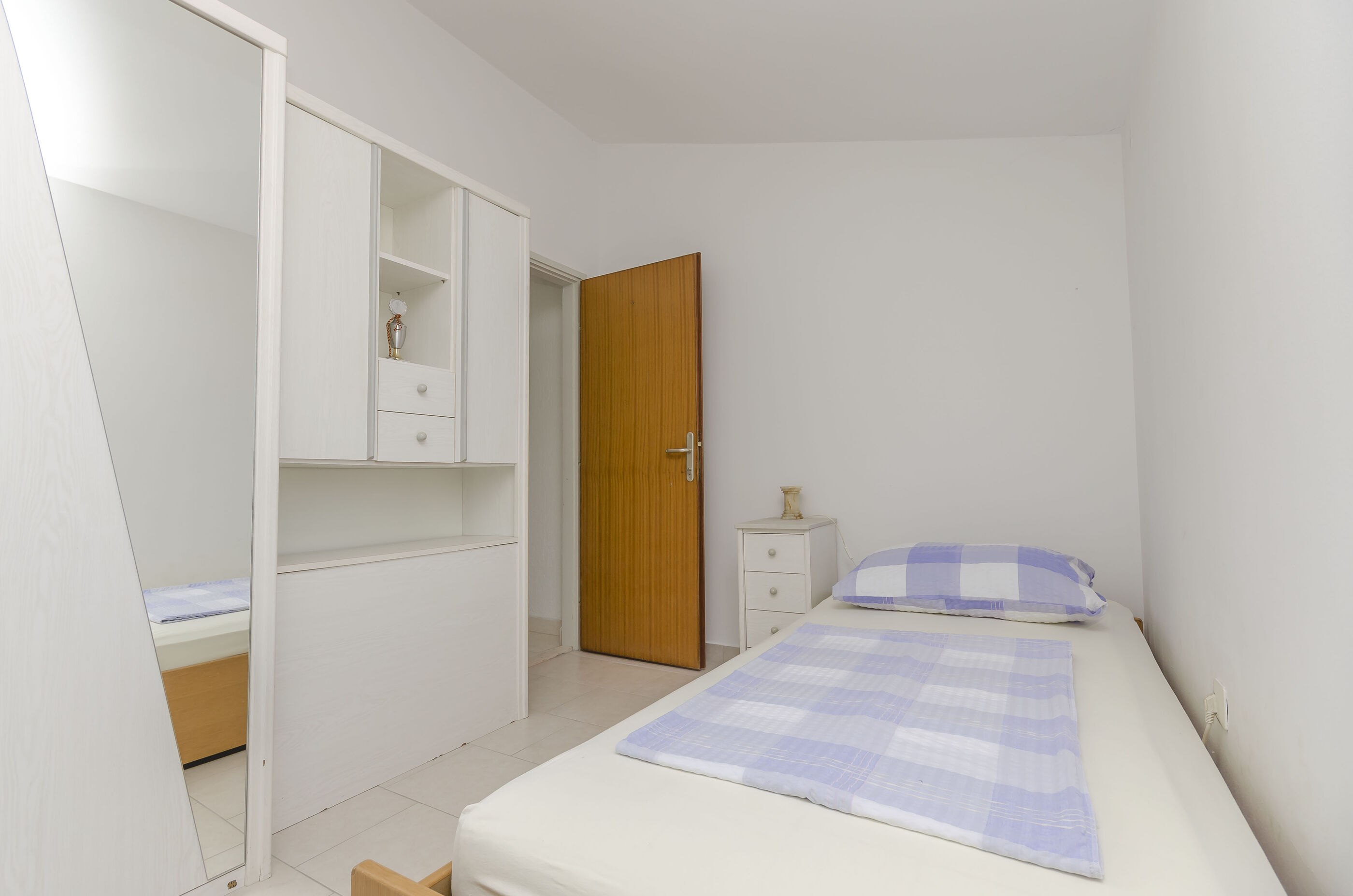 Apartment Blumen Garten 73001-A1