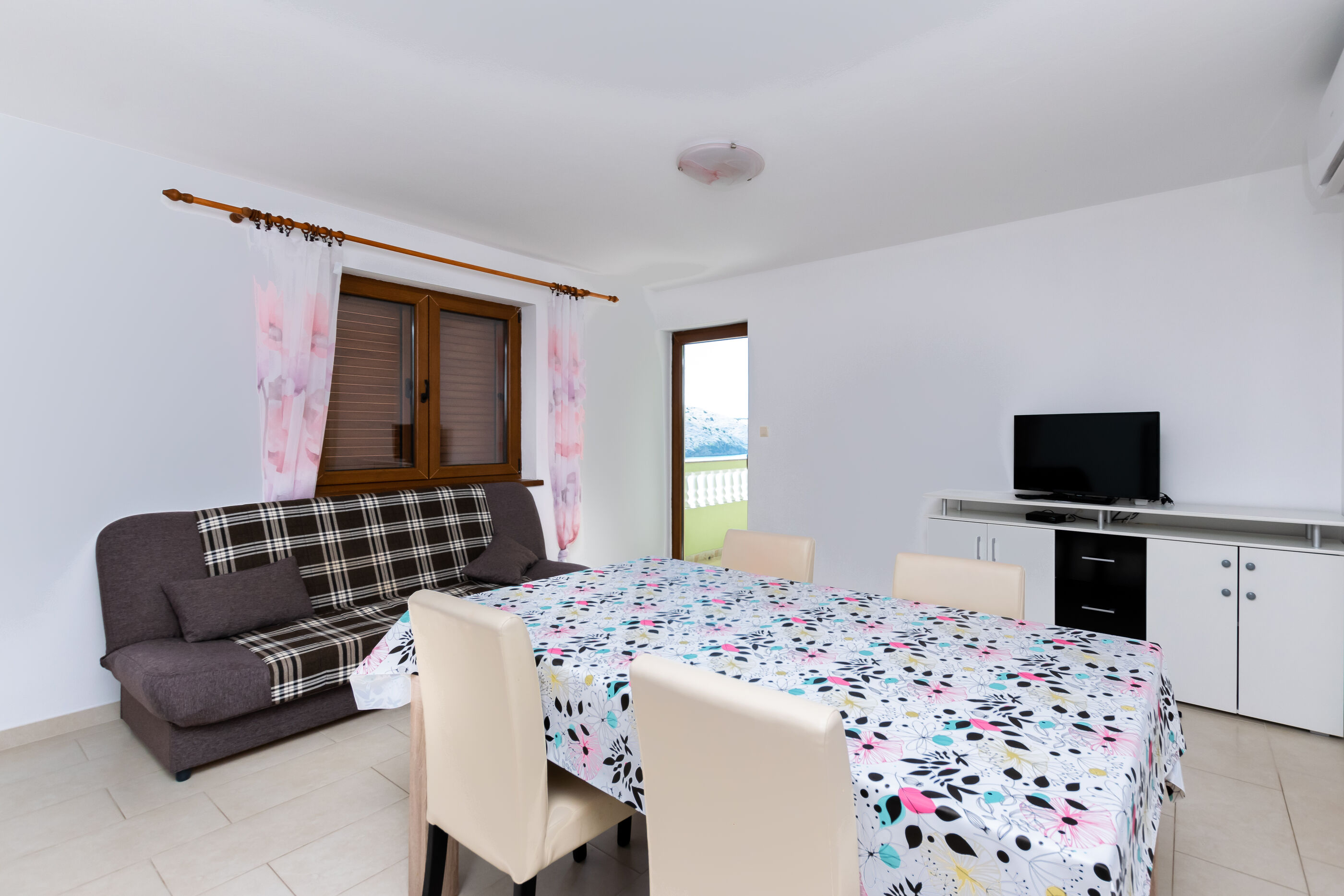 Apartments Mario 89923-A2
