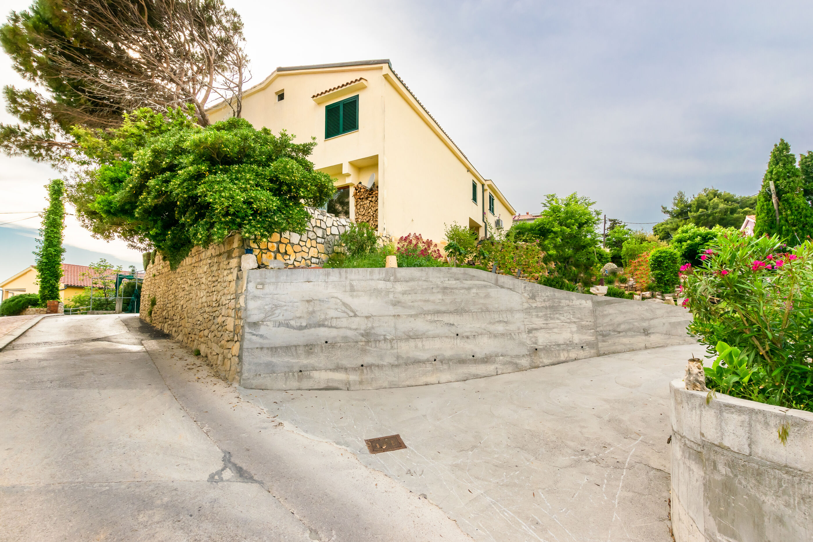 House Mirjana 16221-K1
