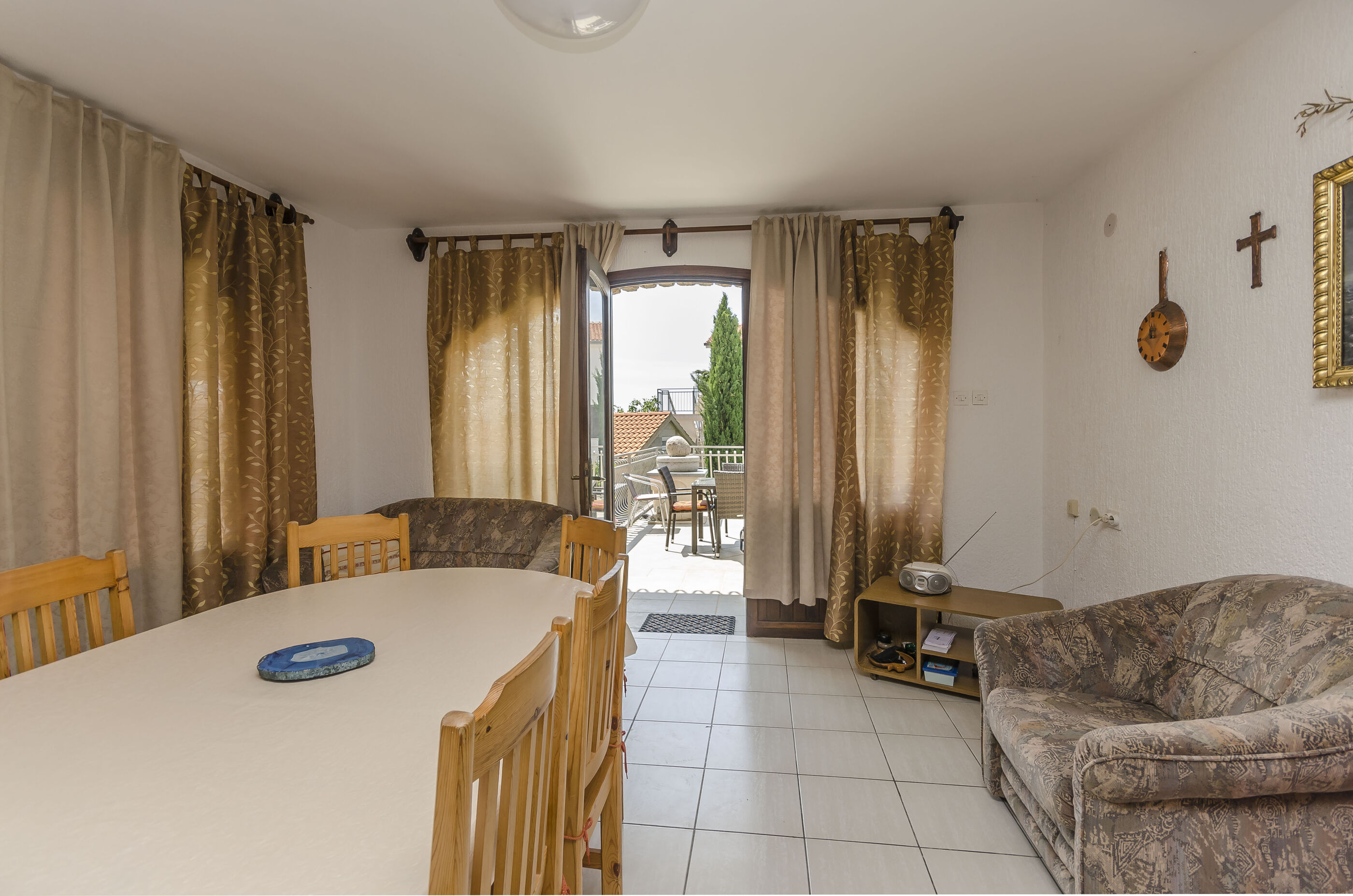 Apartment Blumen Garten 73001-A1
