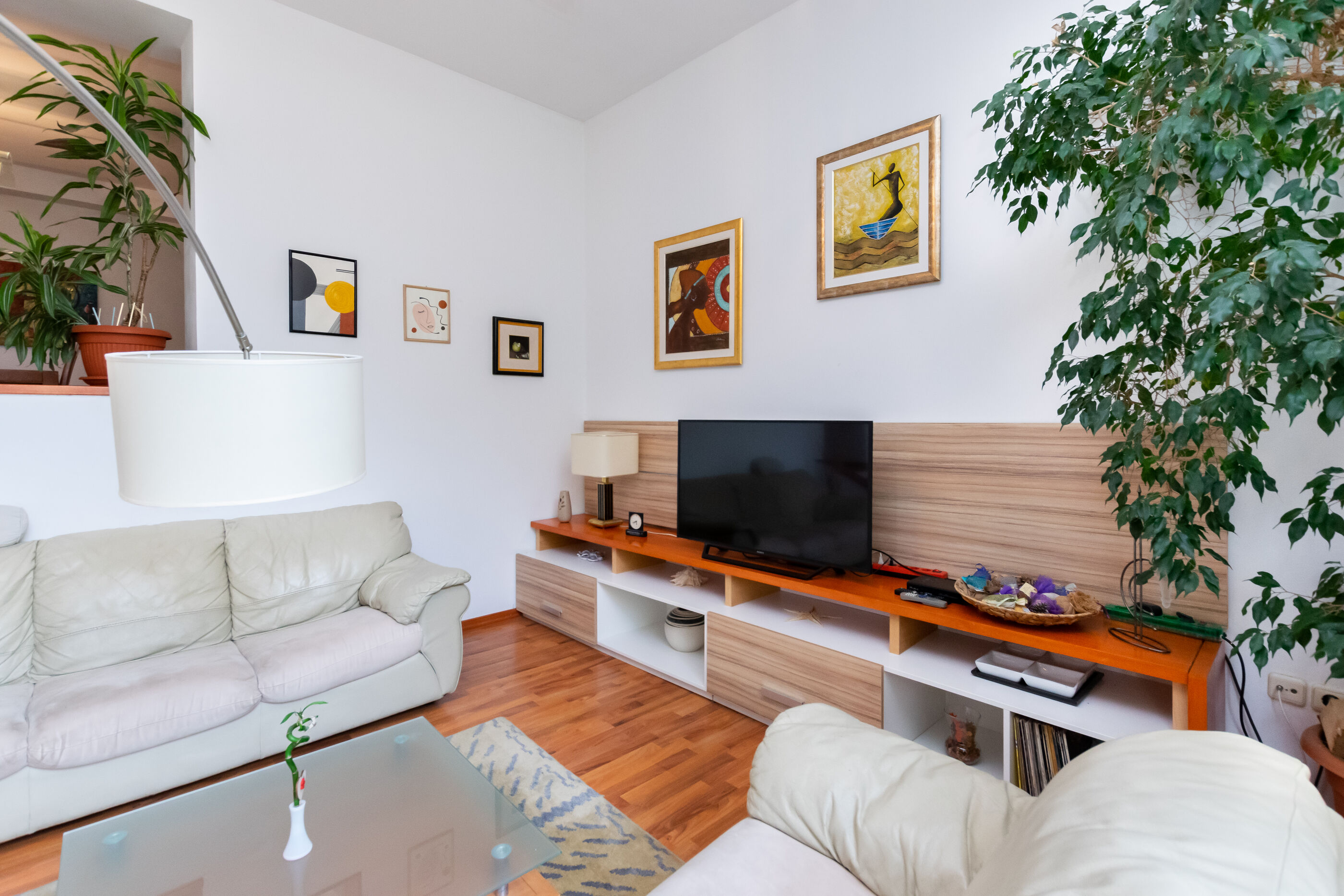 House Mirjana 16221-K1