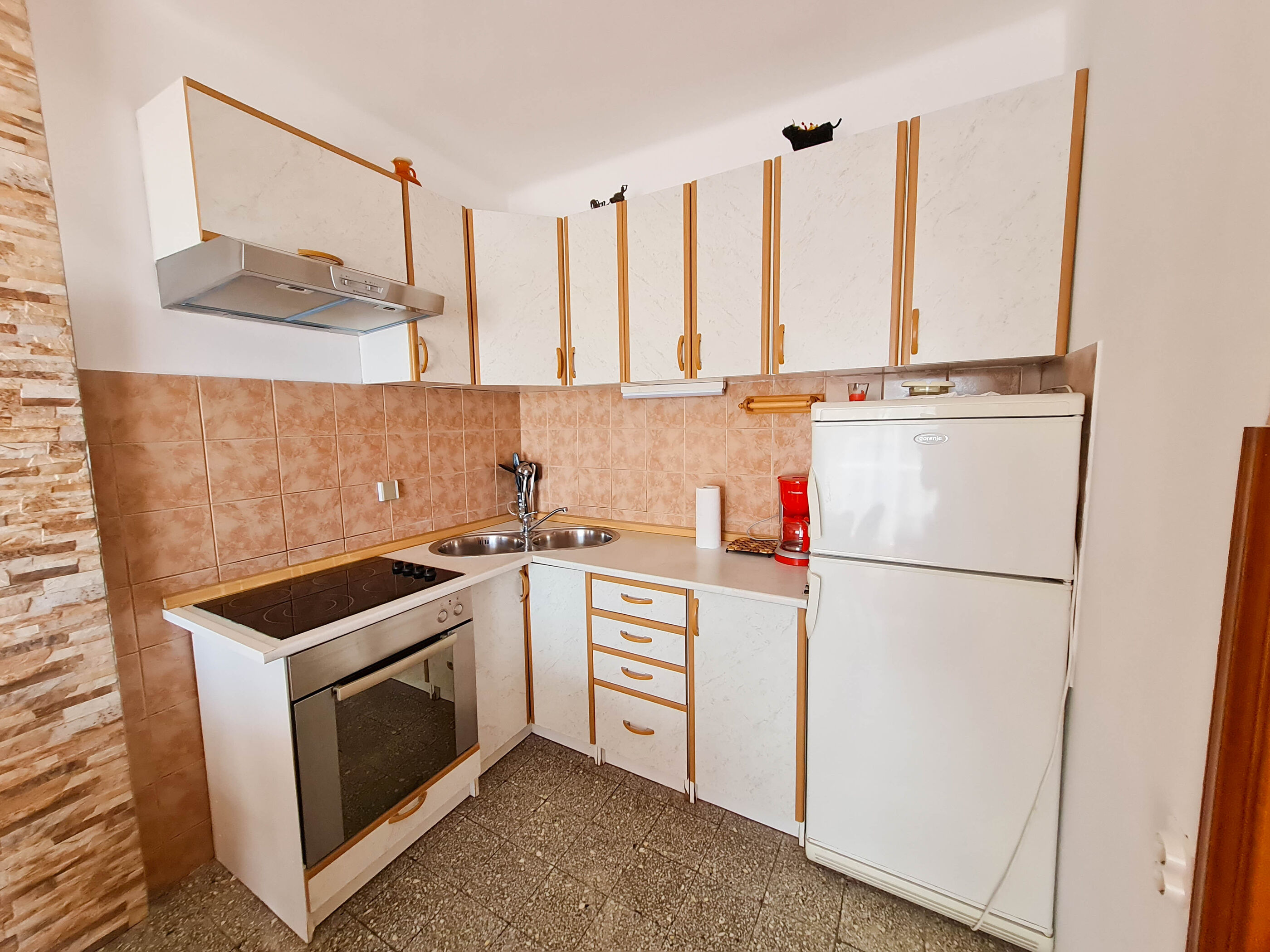 Apartment Roses 83121-A1