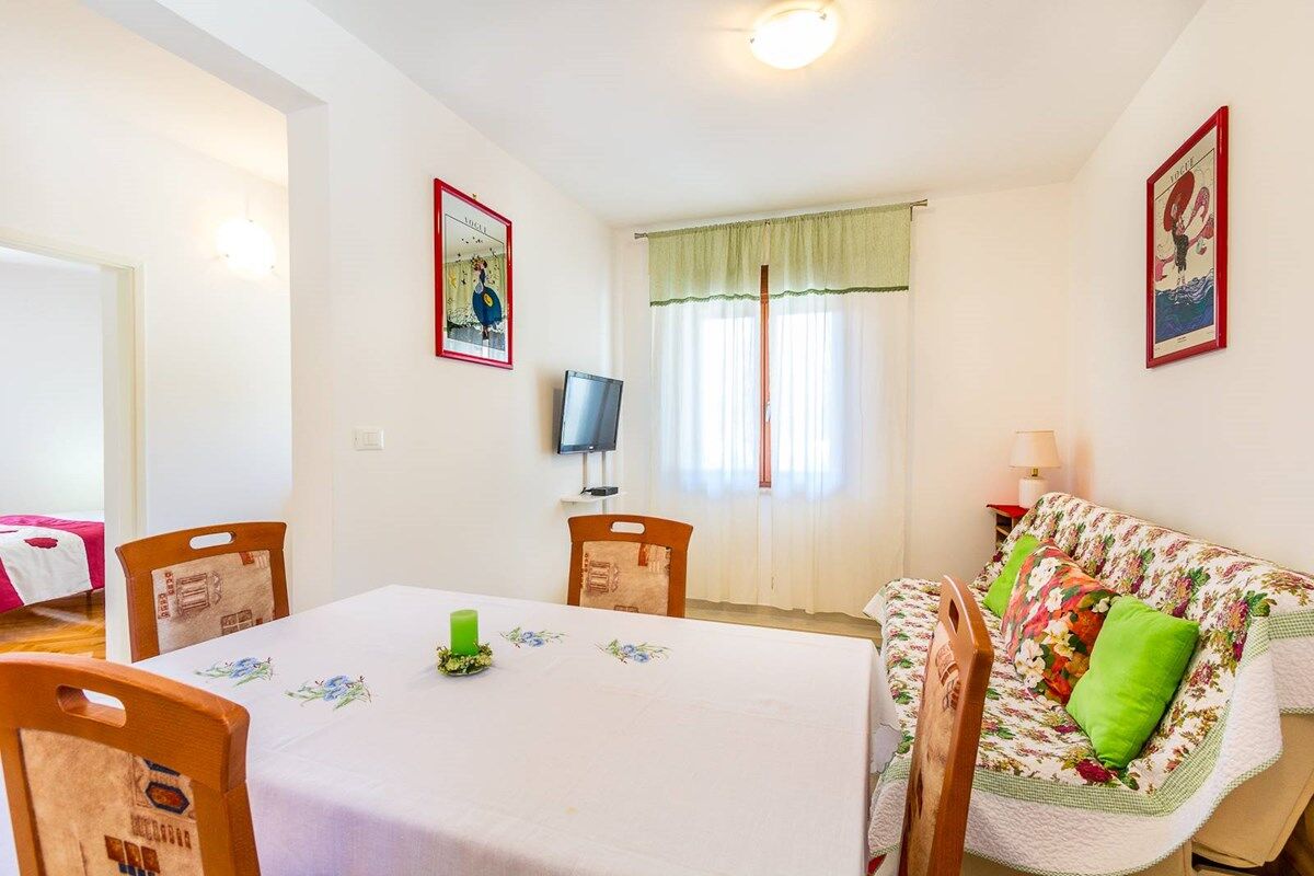 Apartments Casa Racchi 76091-A2