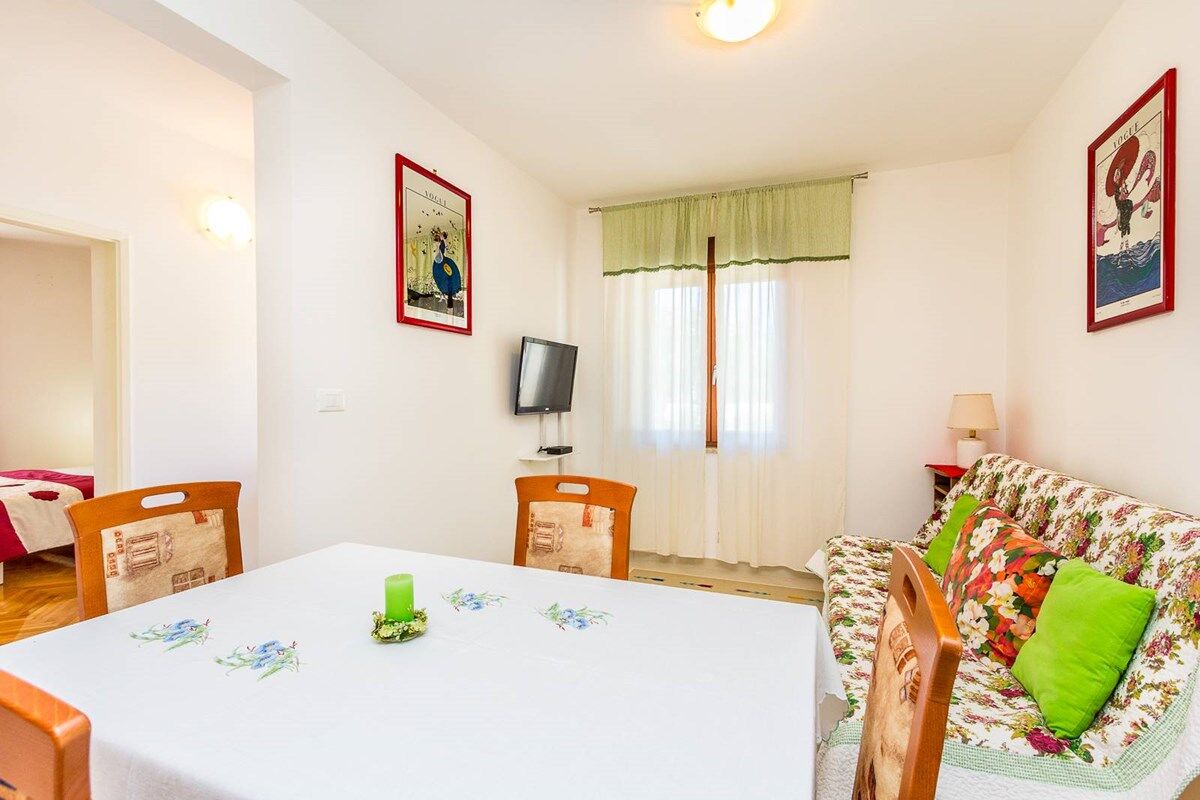 Apartments Casa Racchi 76091-A2