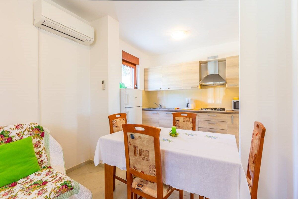 Apartments Casa Racchi 76091-A2