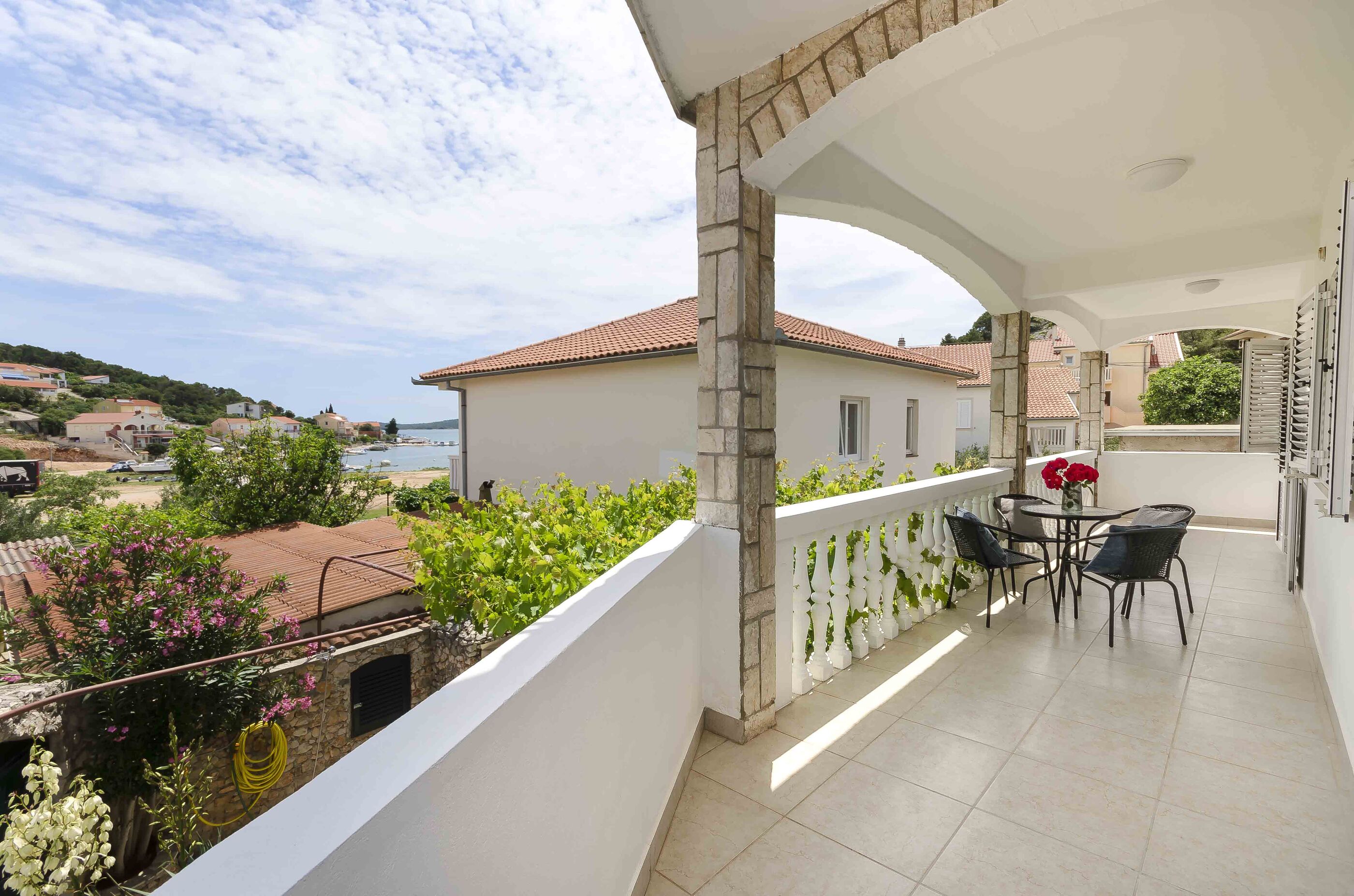 Apartments Emmeline 95621-A1