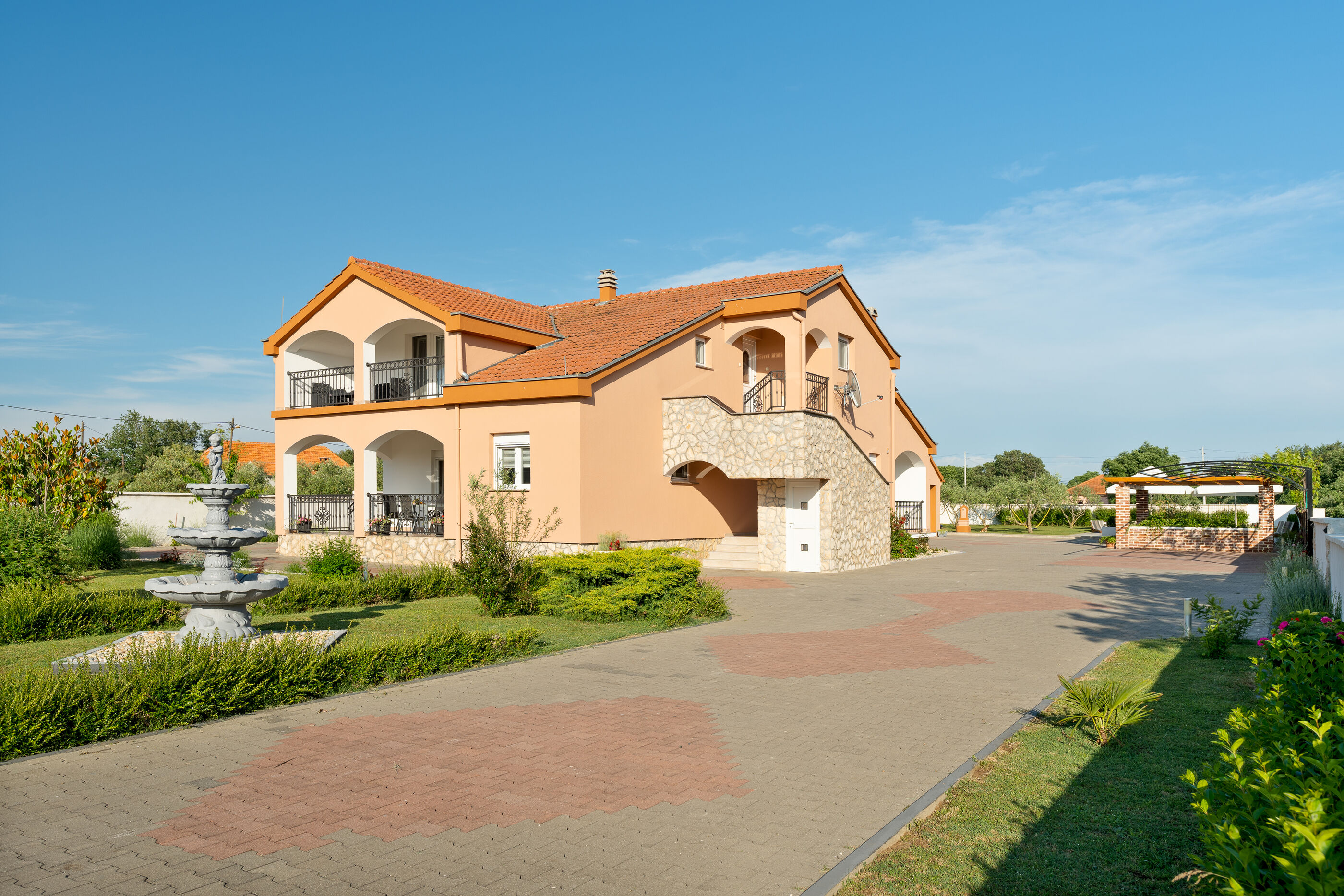 House Leonardo V9011-K1