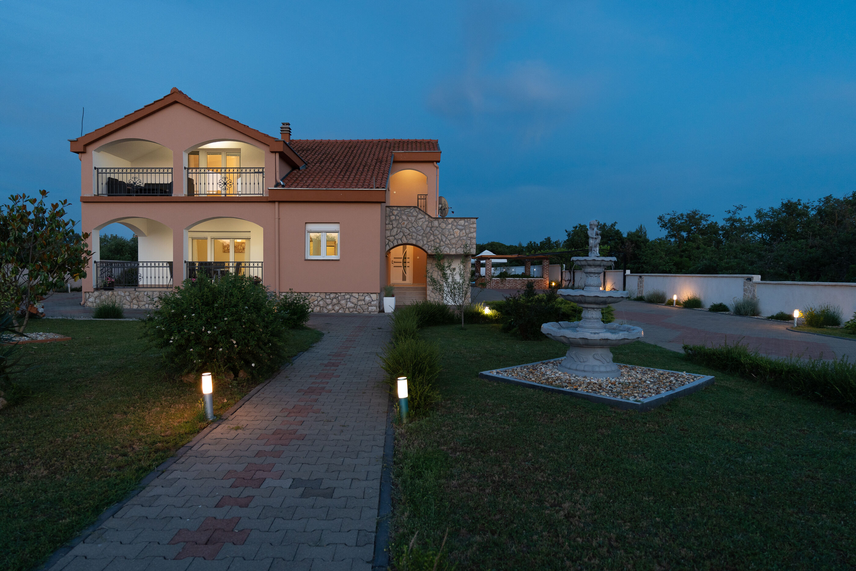 House Leonardo V9011-K1
