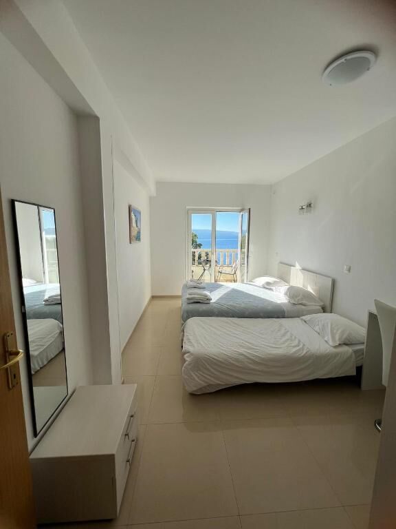 Apartments Paradise 95691-A2