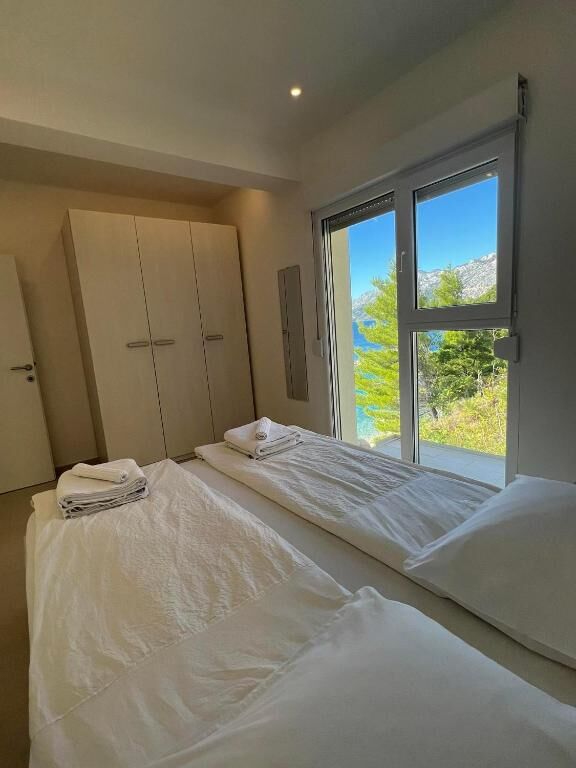 Apartments Paradise 95691-A4