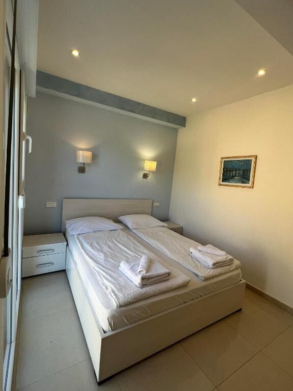 Apartments Paradise 95691-A4