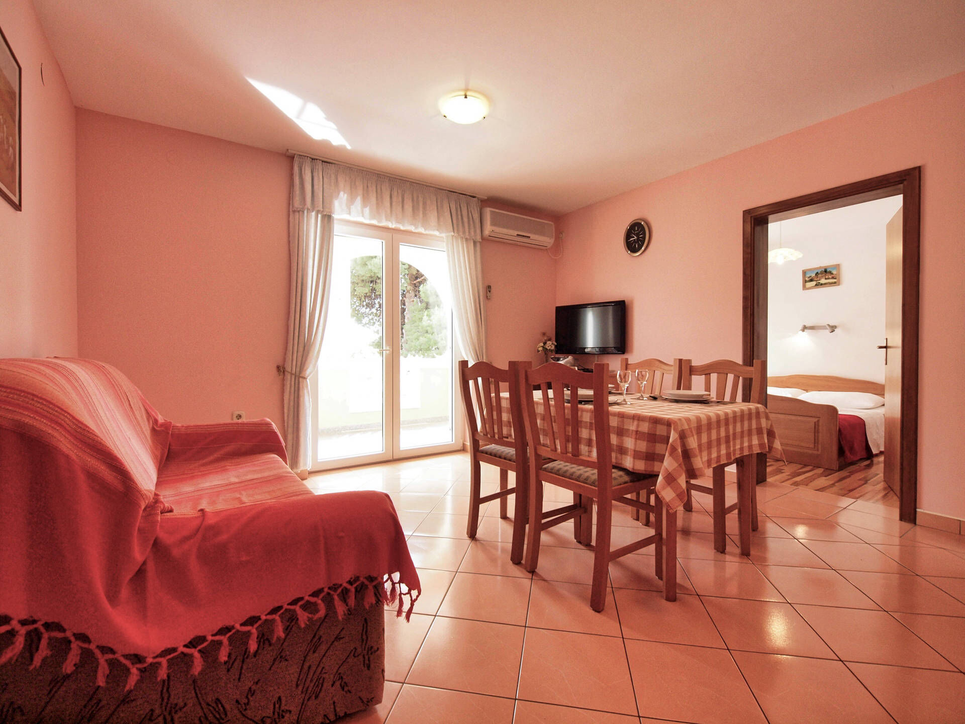 Apartments Vladimir 26451-A1