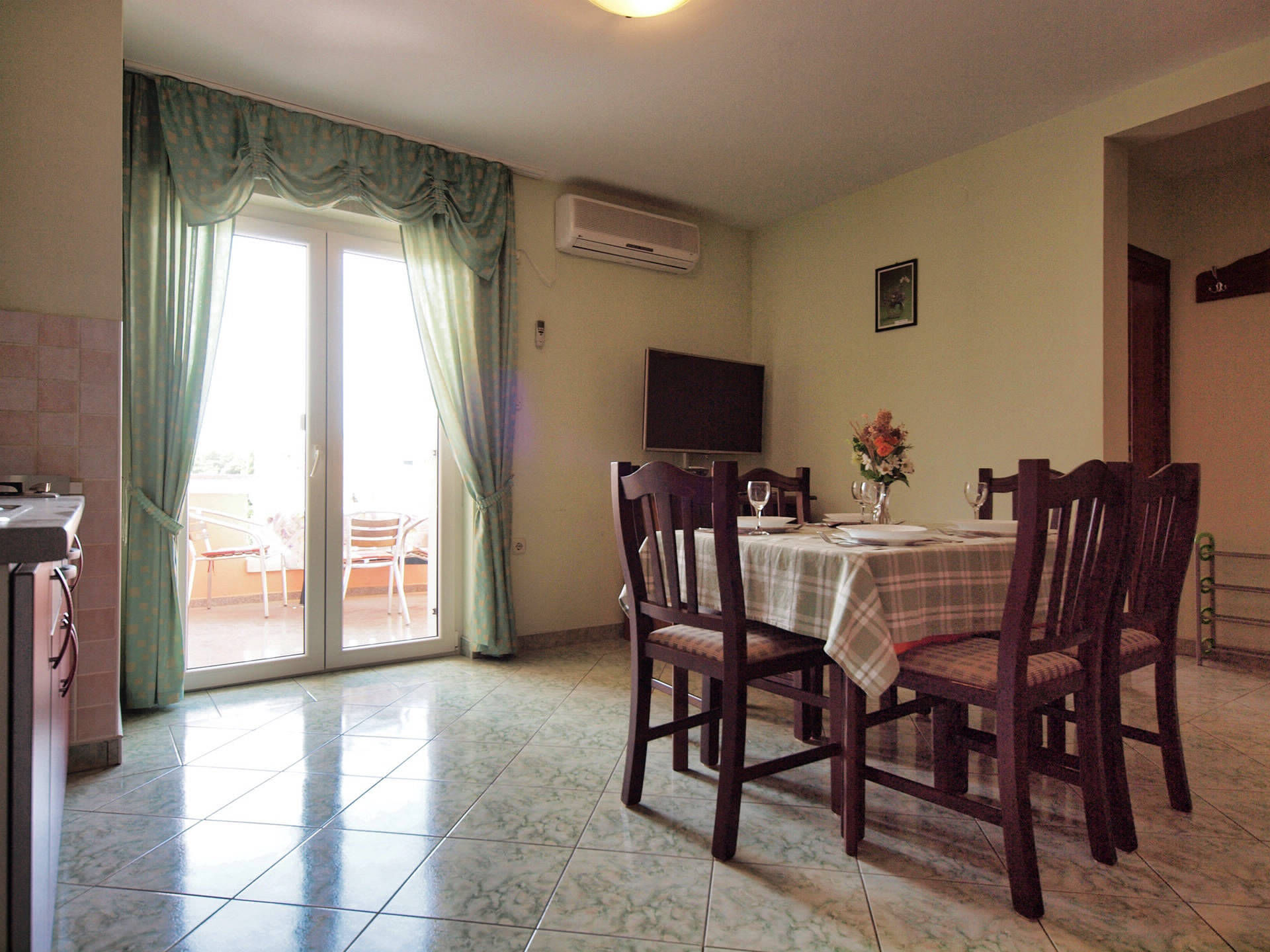Apartments Vladimir 26451-A6