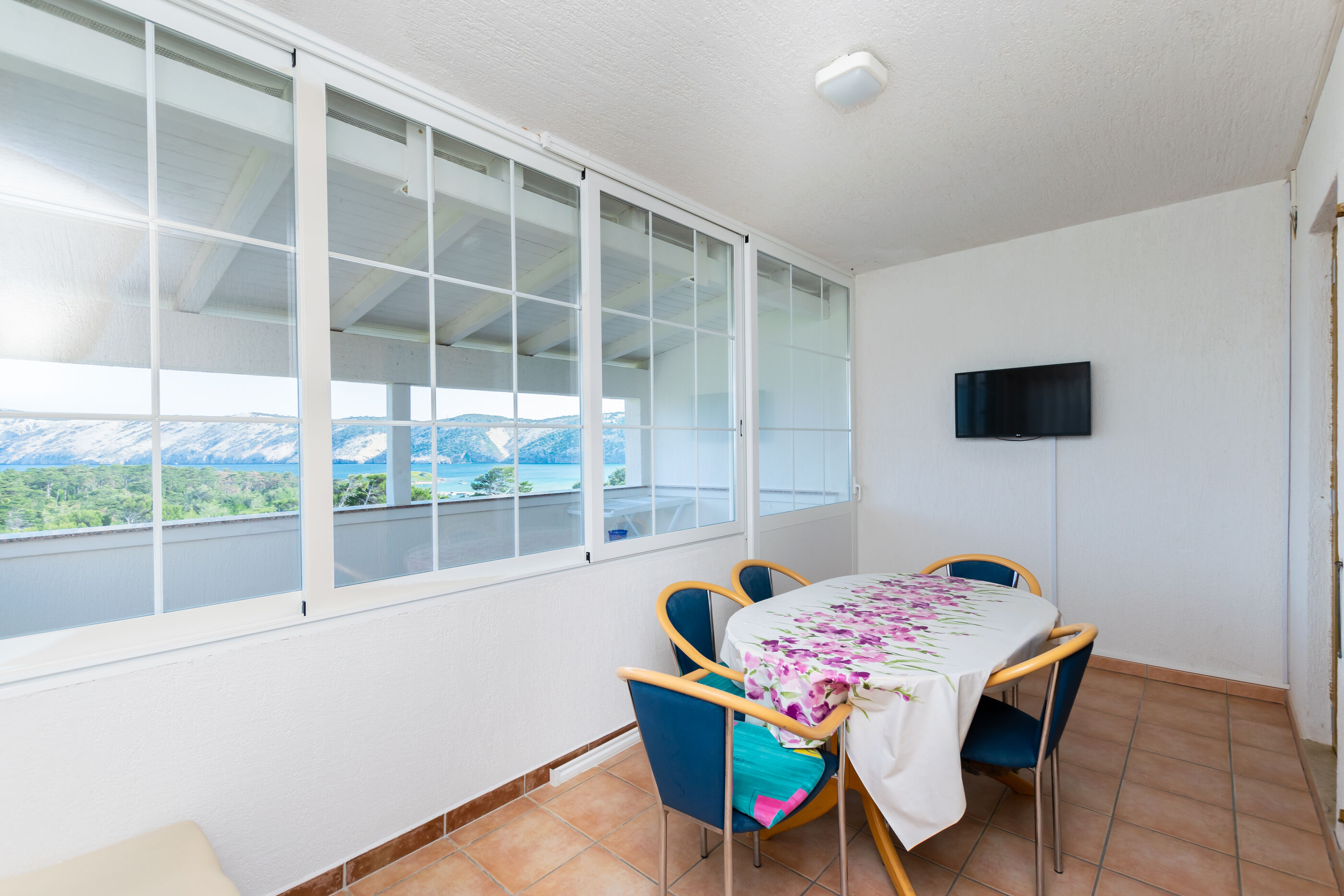 Apartments Ivan M 95751-A1