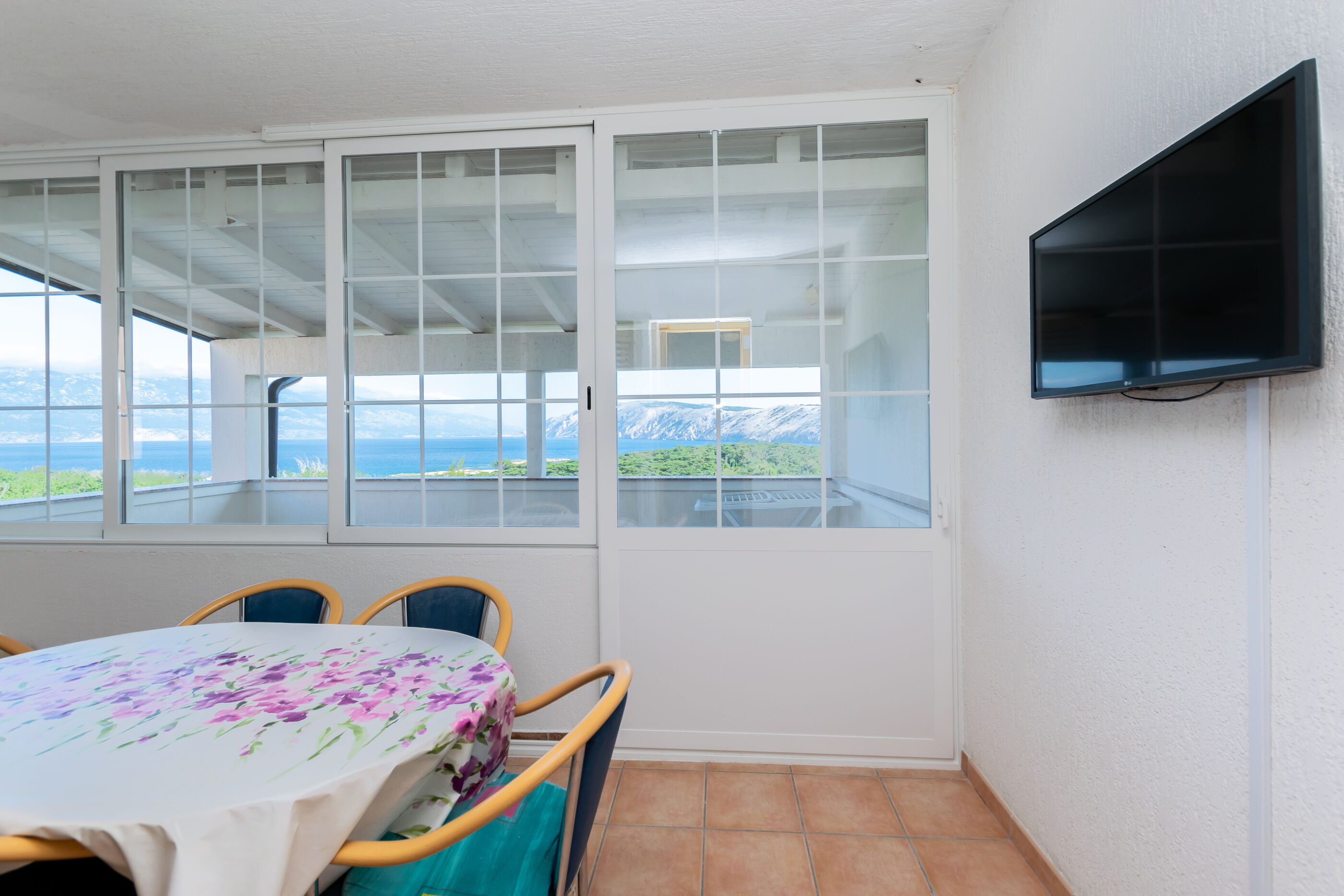 Apartments Ivan M 95751-A1