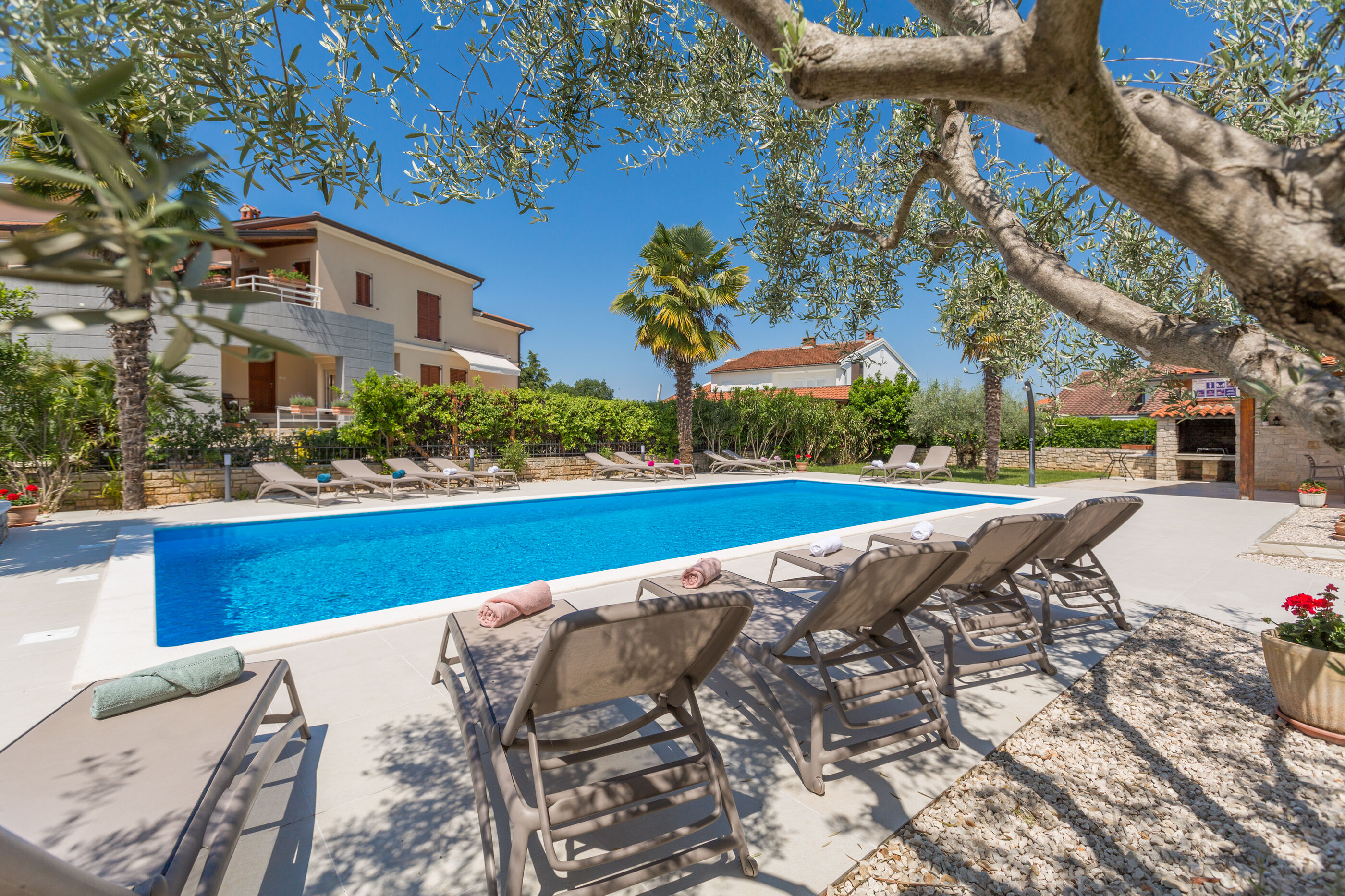 Apartment Paradiso 1 82681-A1