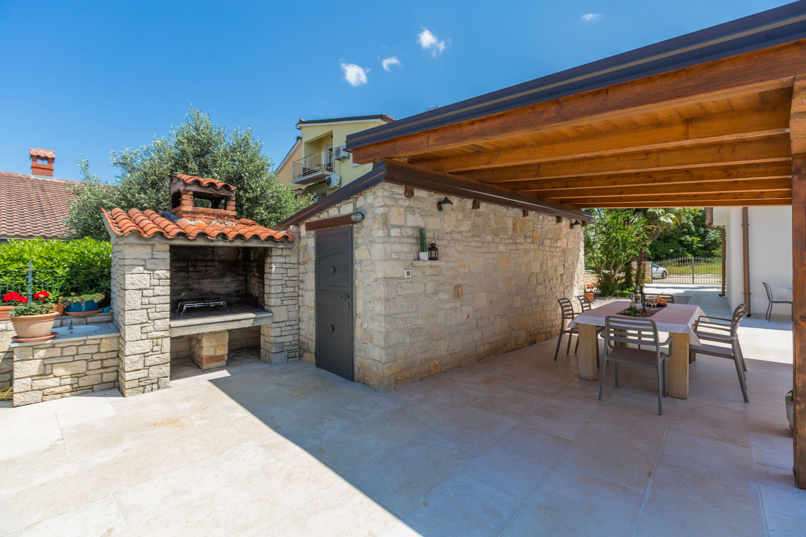 Apartment Paradiso 1 82681-A1