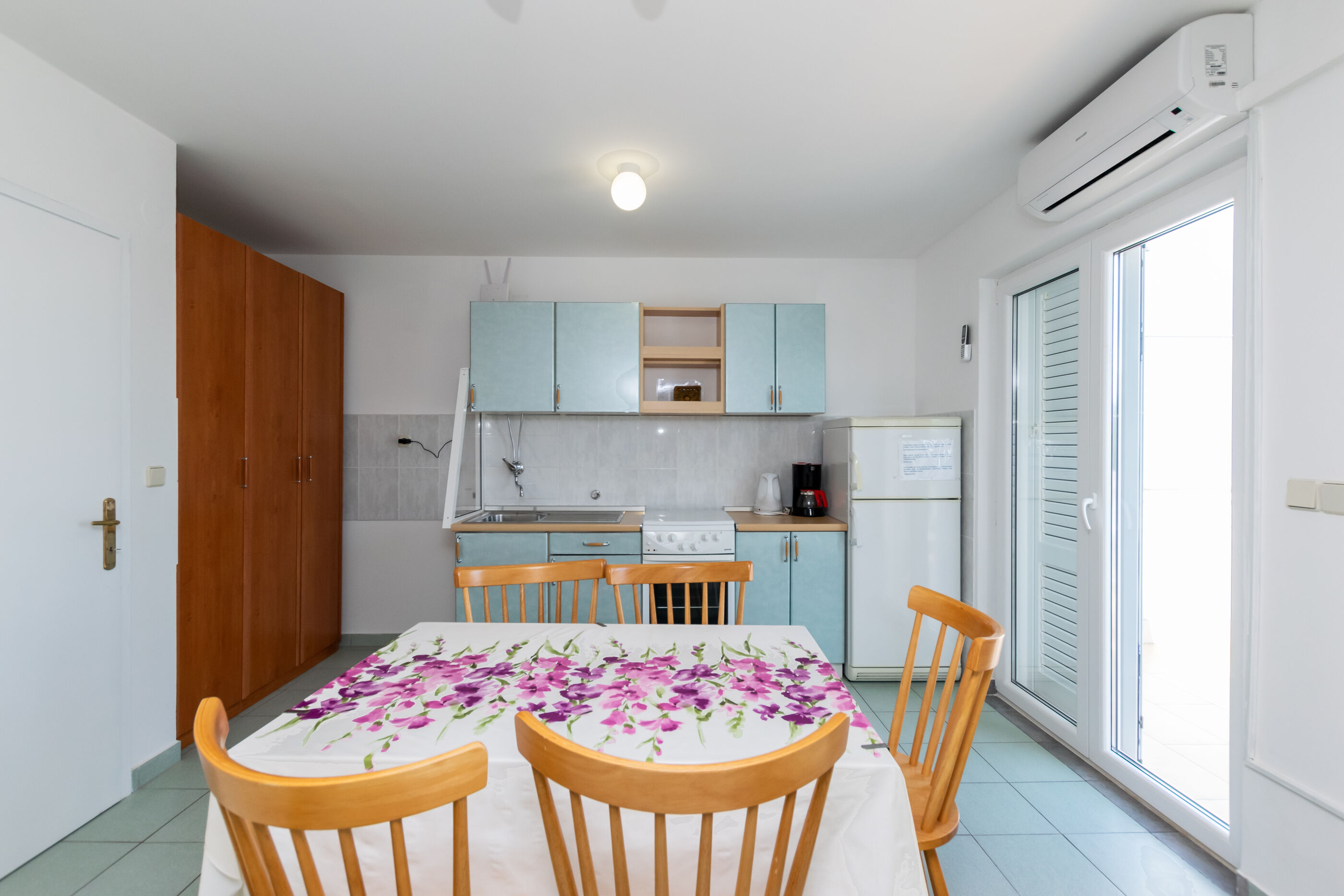 Apartments Ivan M 95751-A4