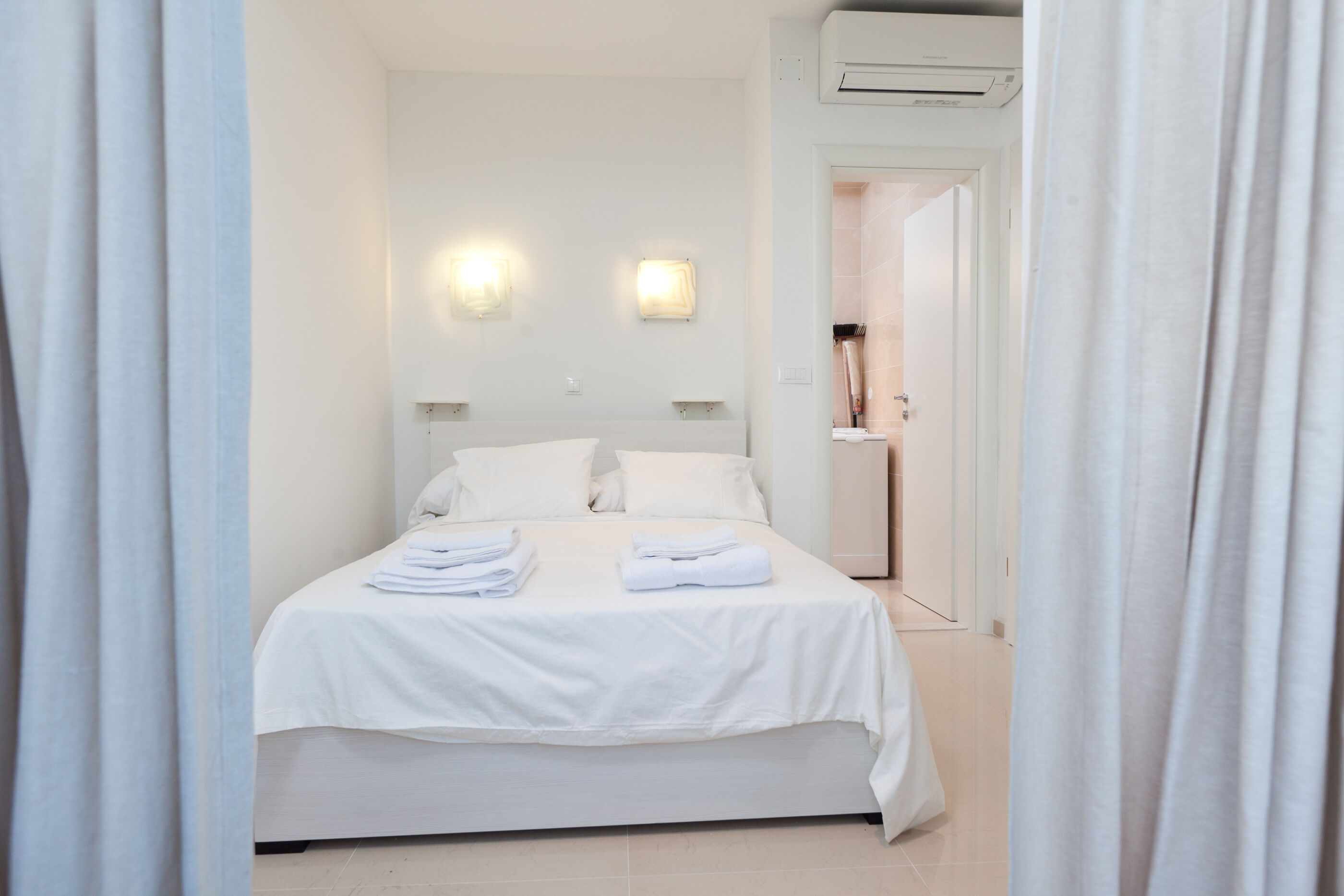Apartments Paradise 95691-A1