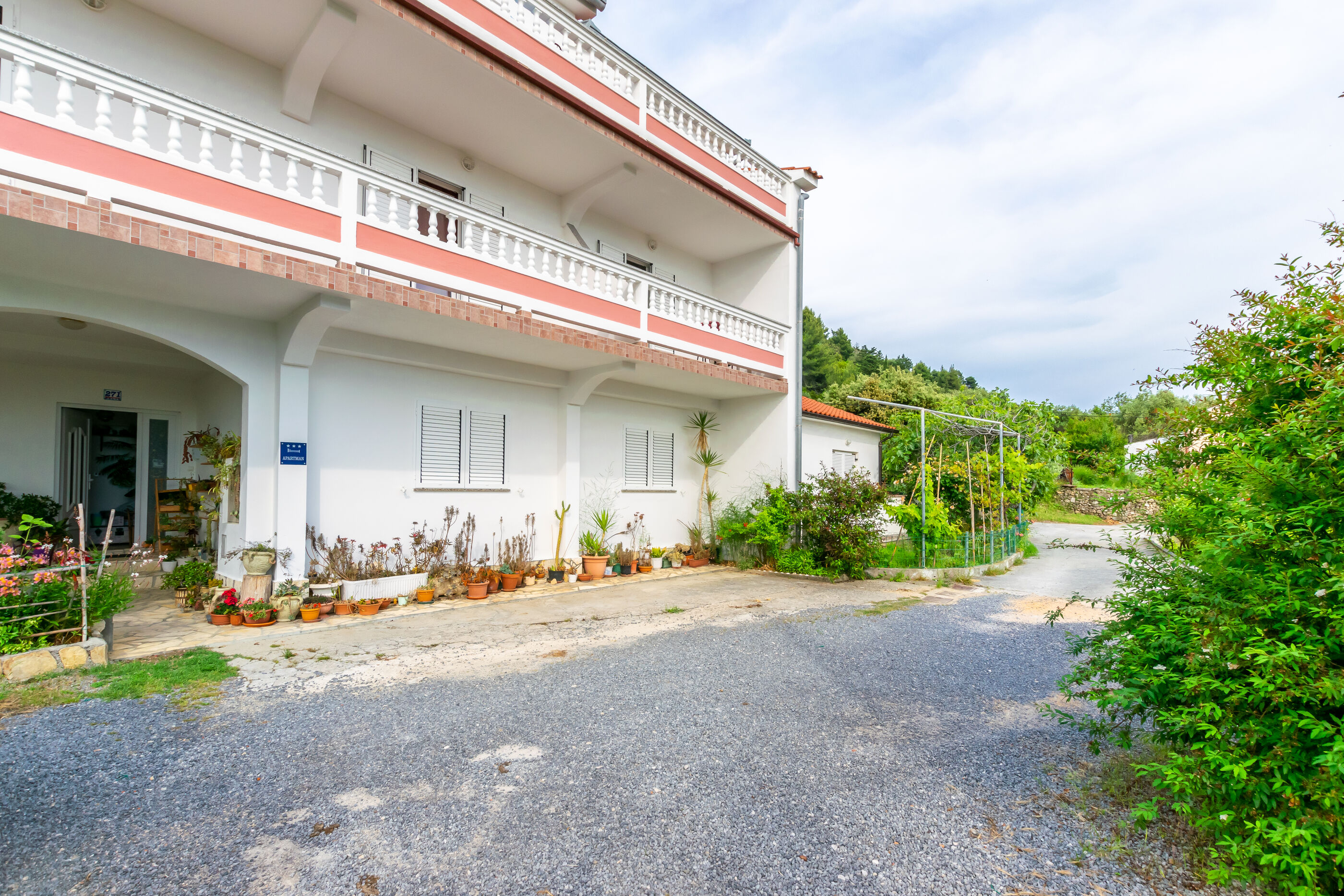 Apartments Mirta 91211-A1