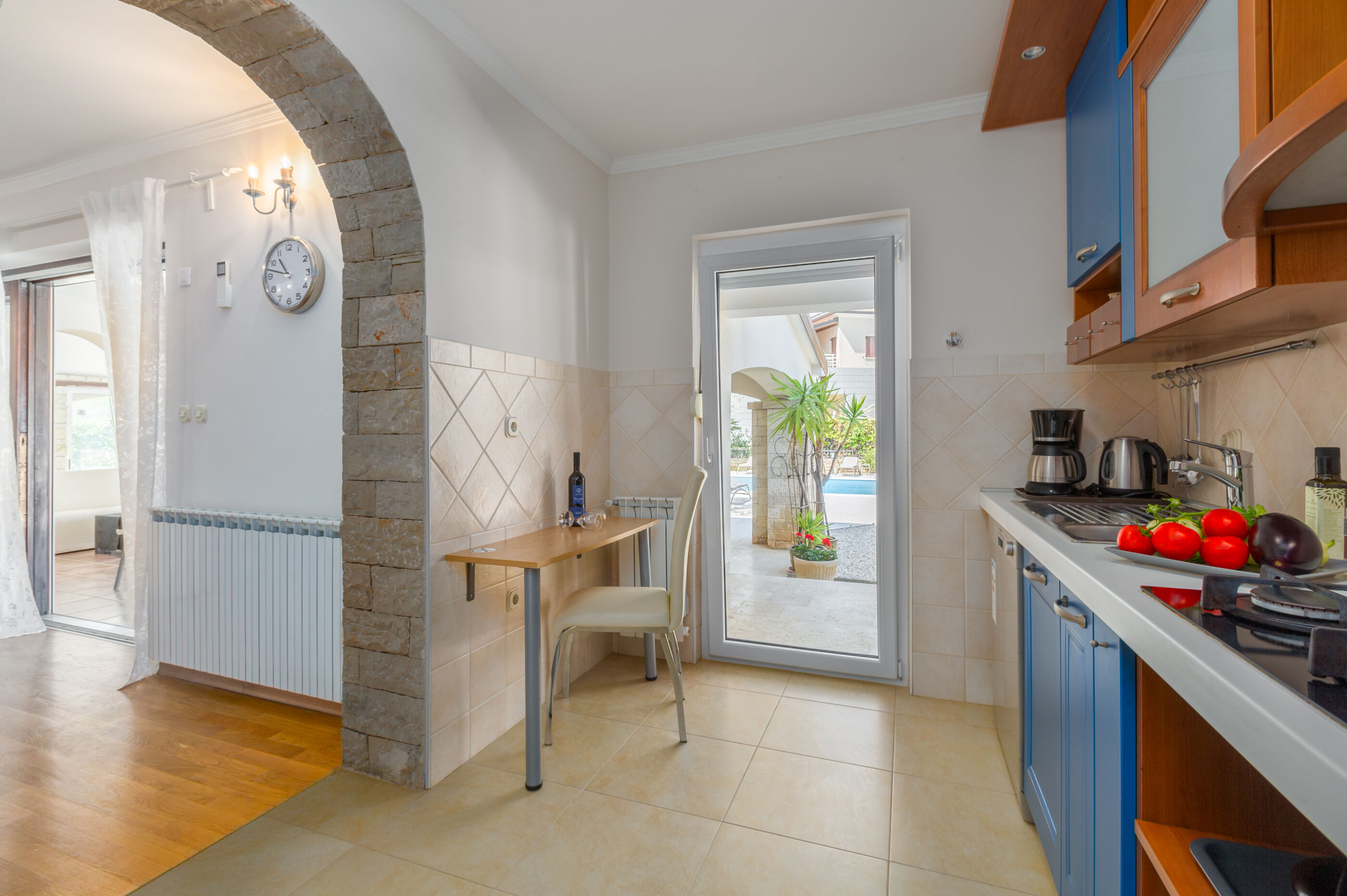 Apartment Paradiso 6 82684-A1