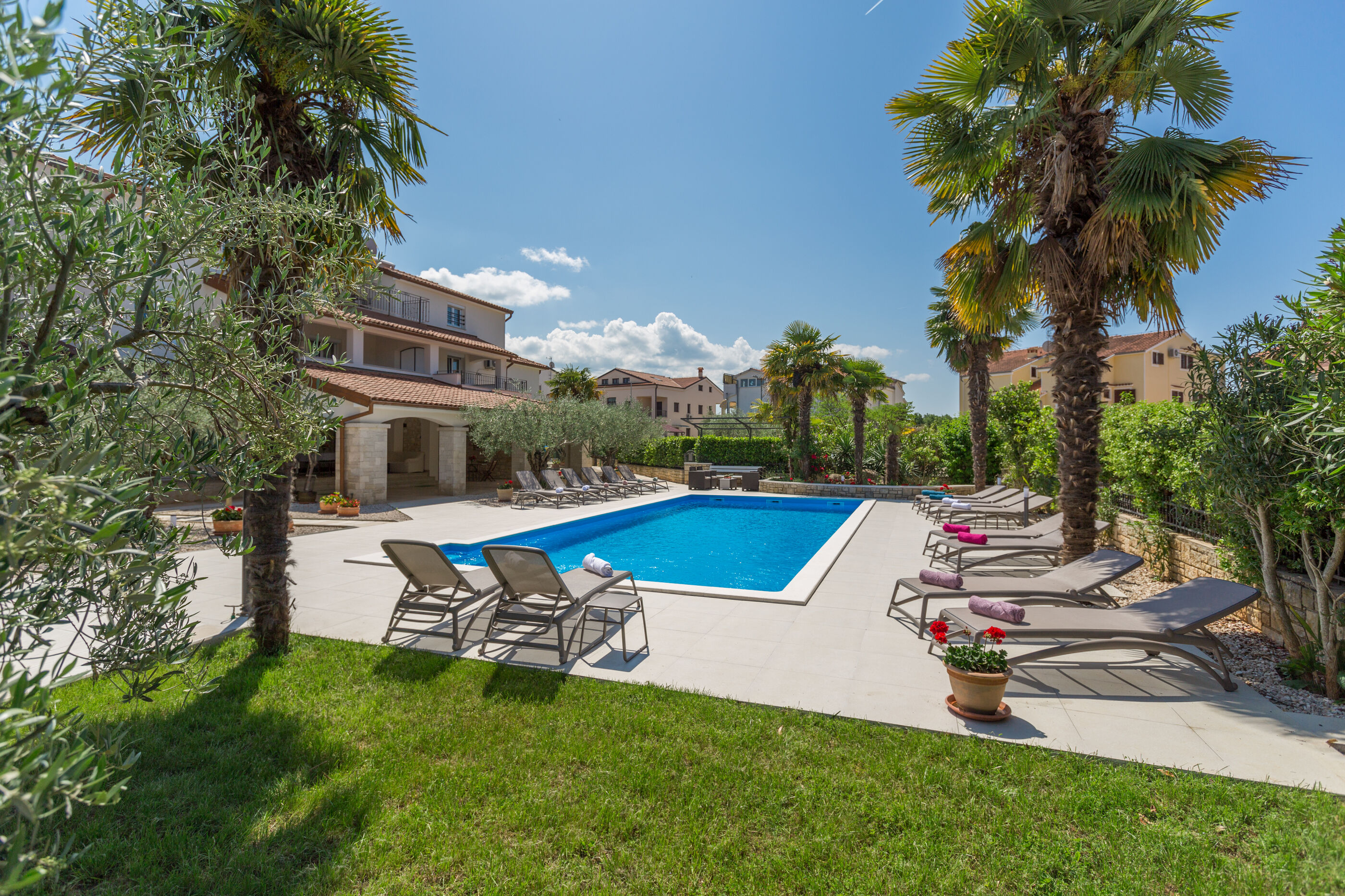 Apartment Paradiso 6 82684-A1
