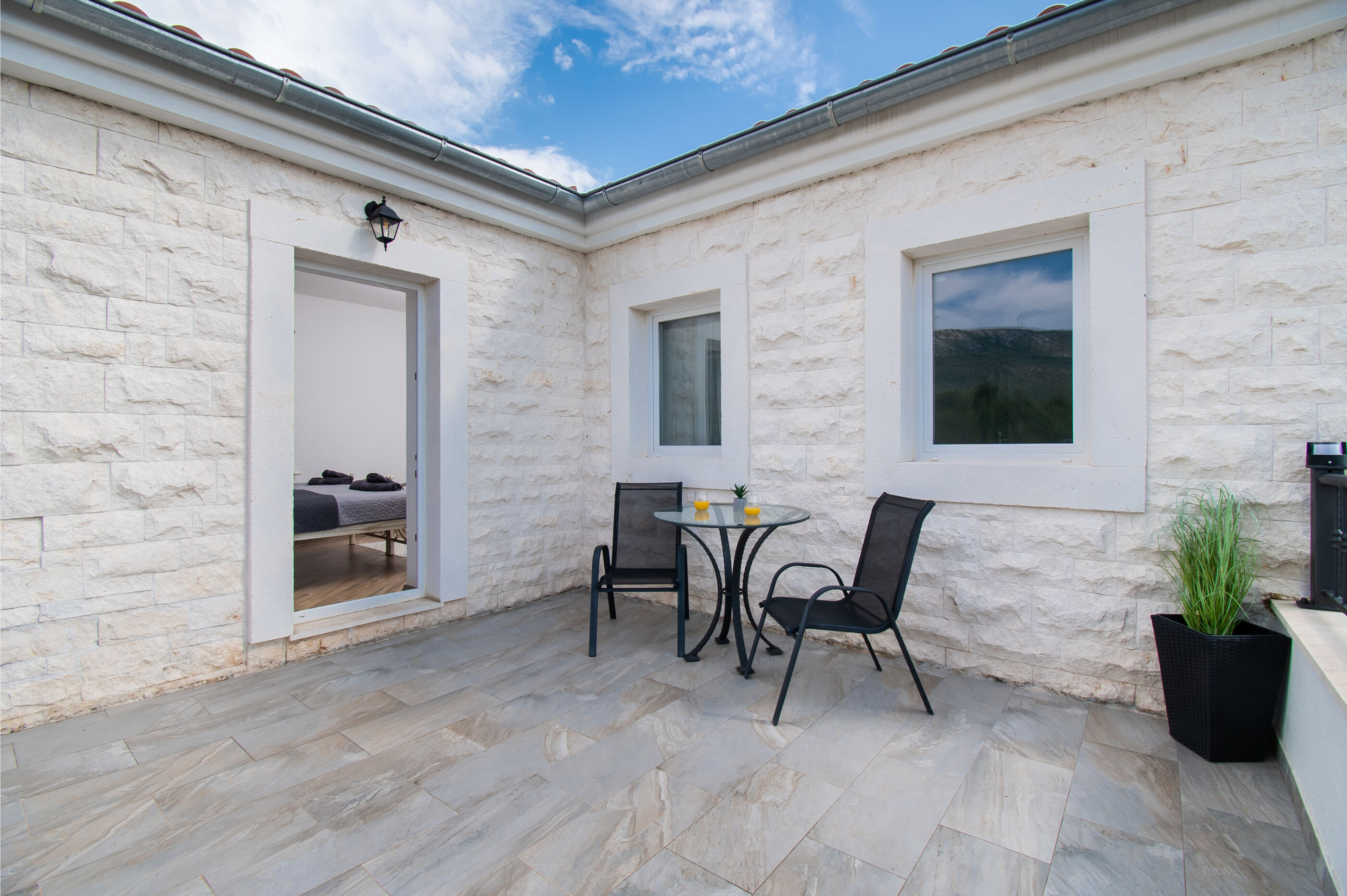 Villa Whitestone V9221-K1