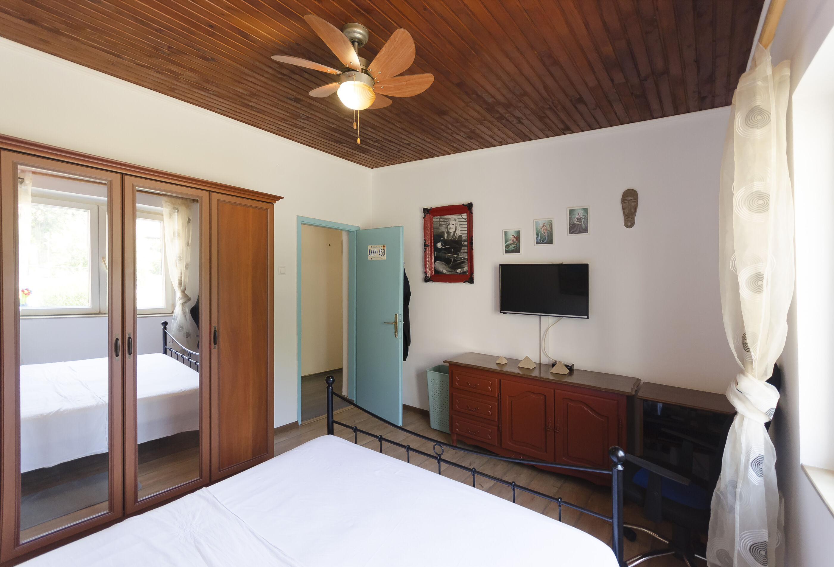 Apartment By the sea 83561-A2