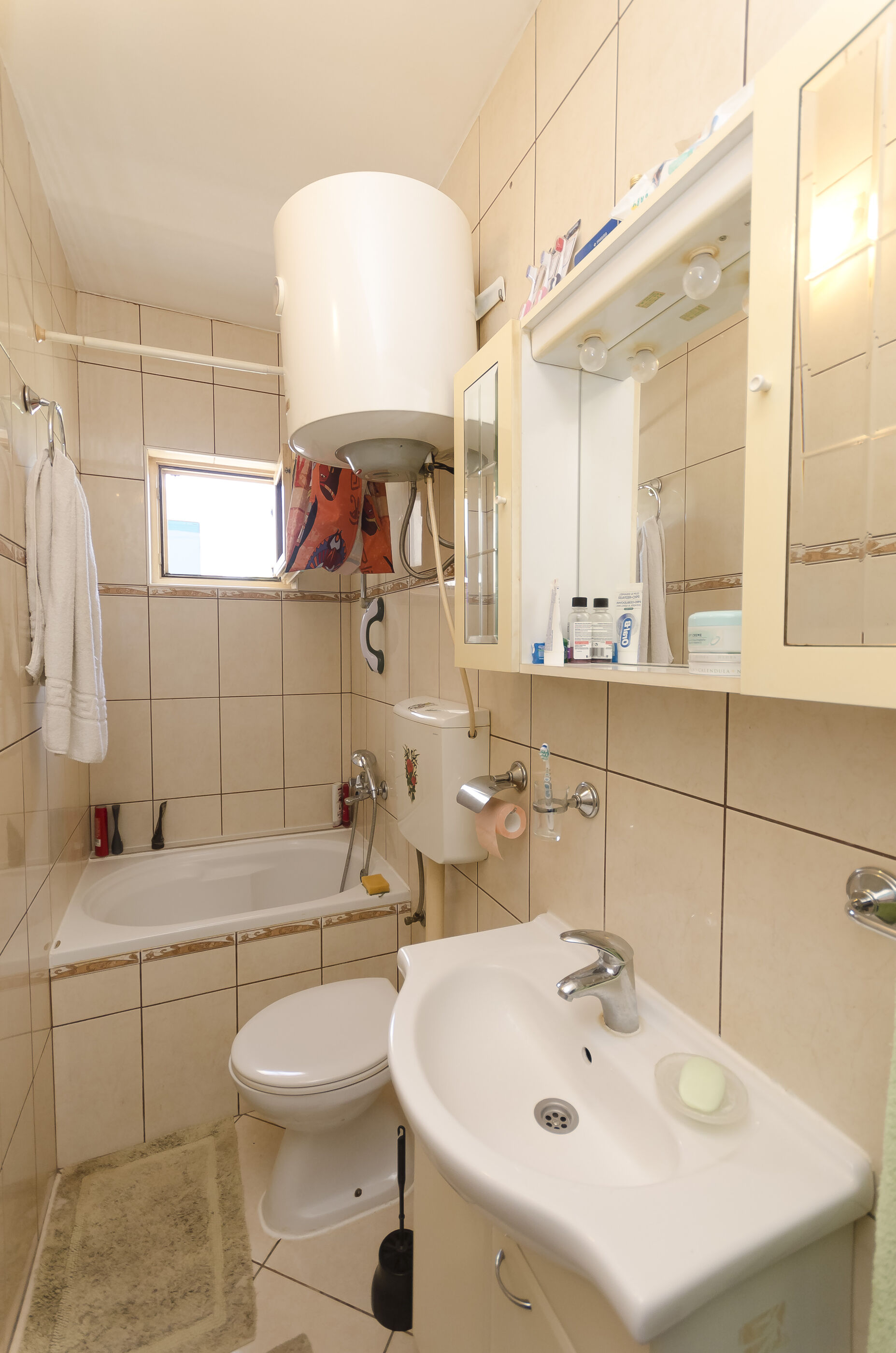 Apartment By the sea 83561-A2