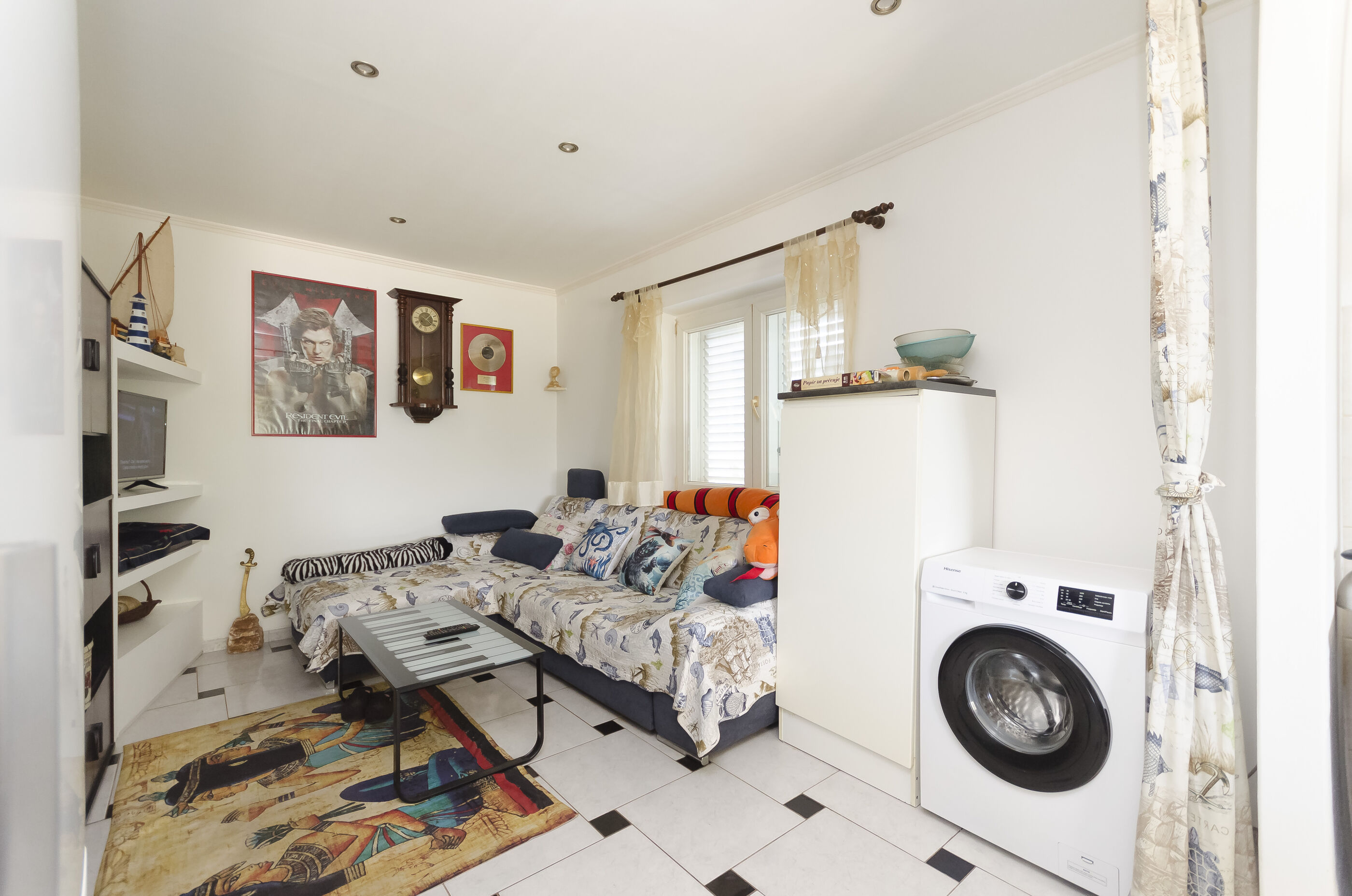 Apartment By the sea 83561-A2