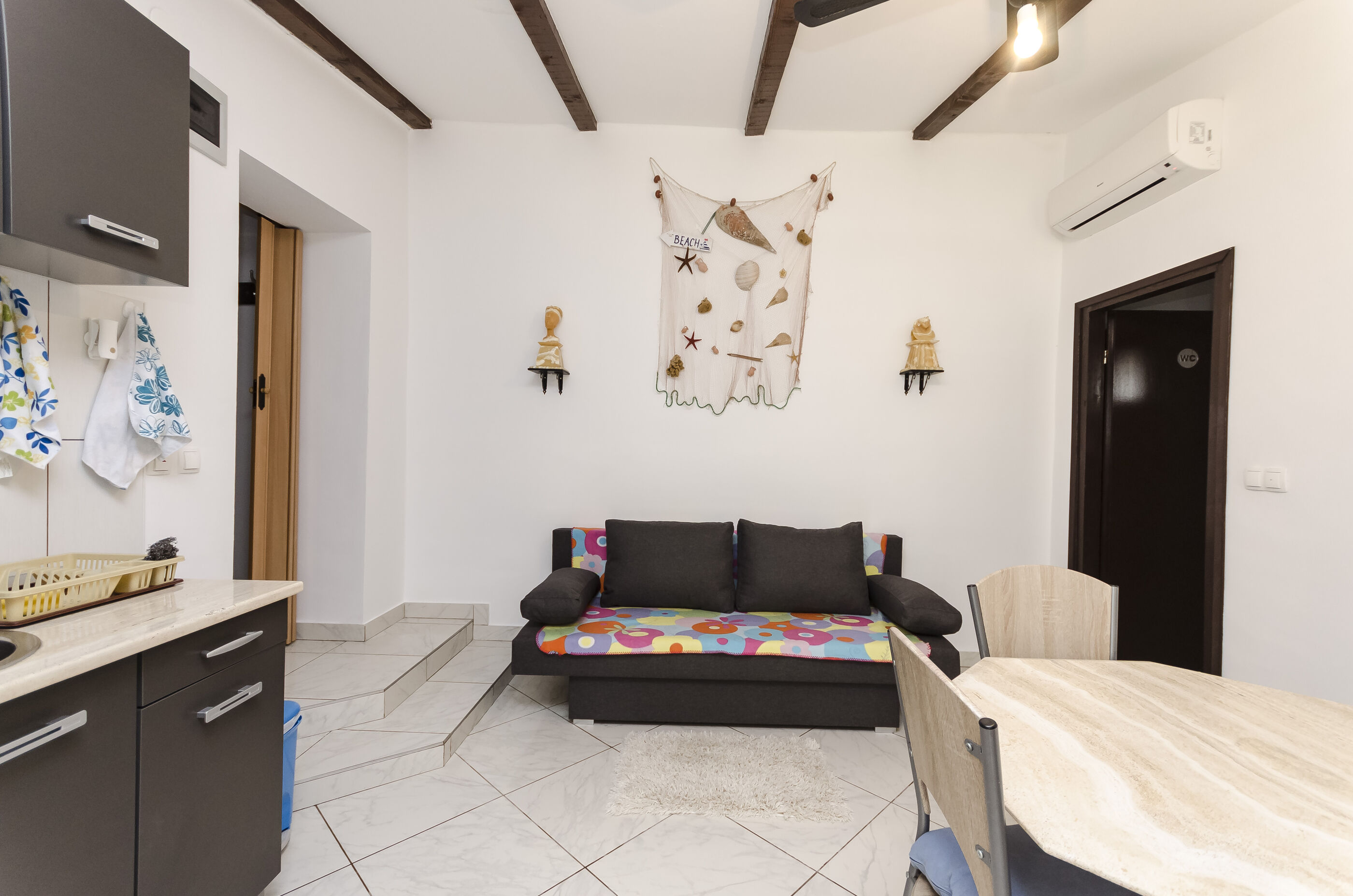 Apartment By the sea 83561-A1
