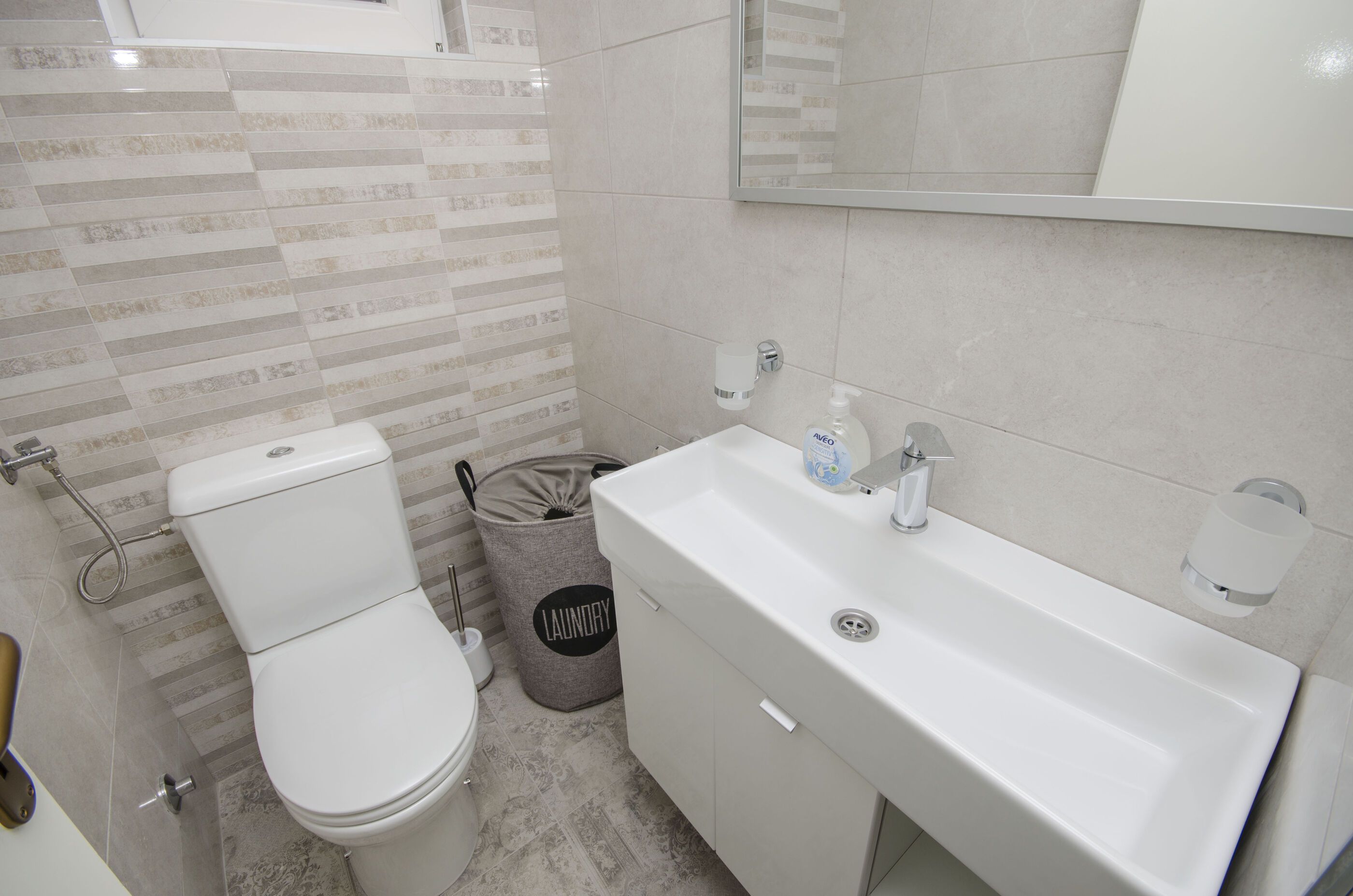 Apartment Paradise 95811-A1