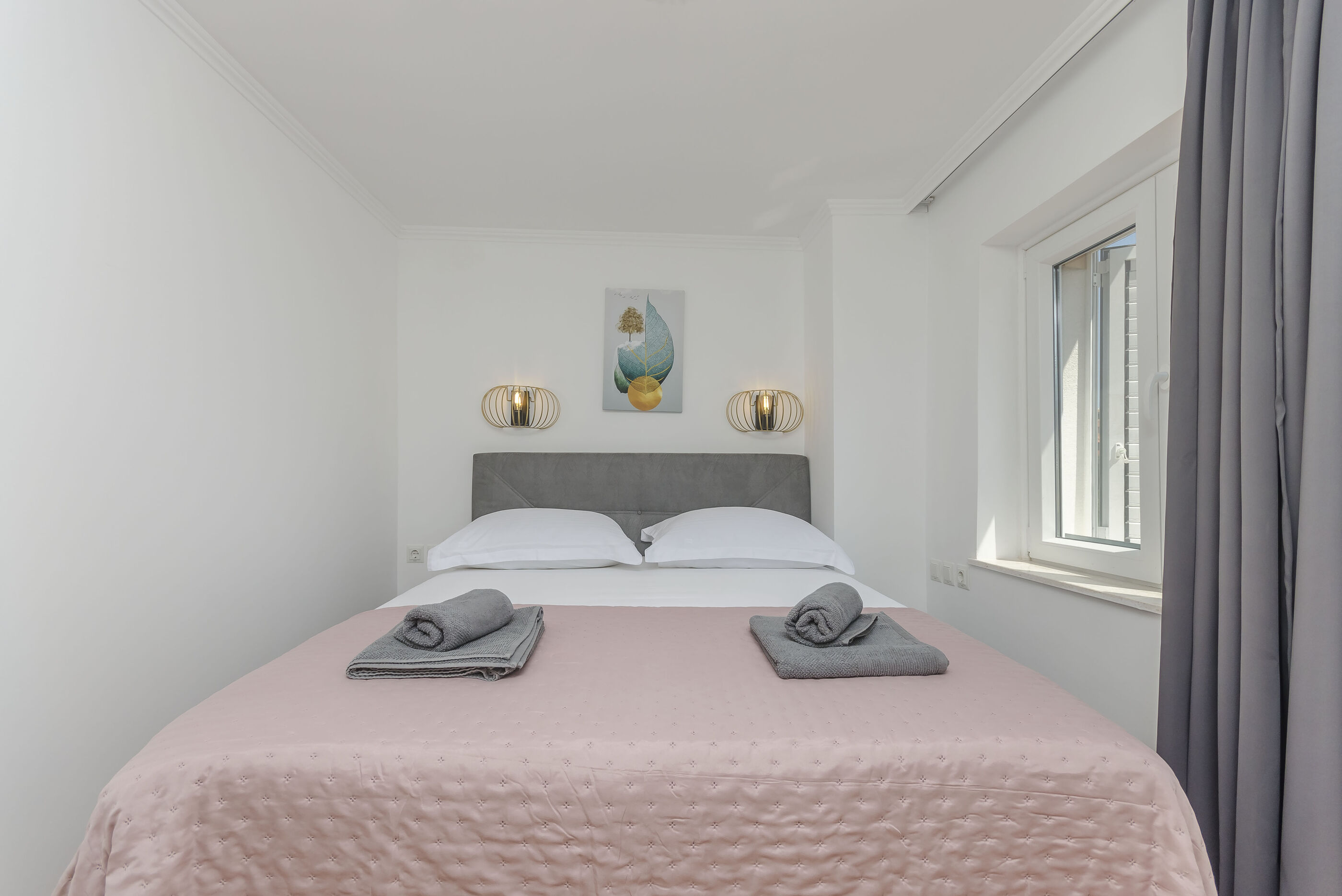 Apartment Paradise 95811-A1