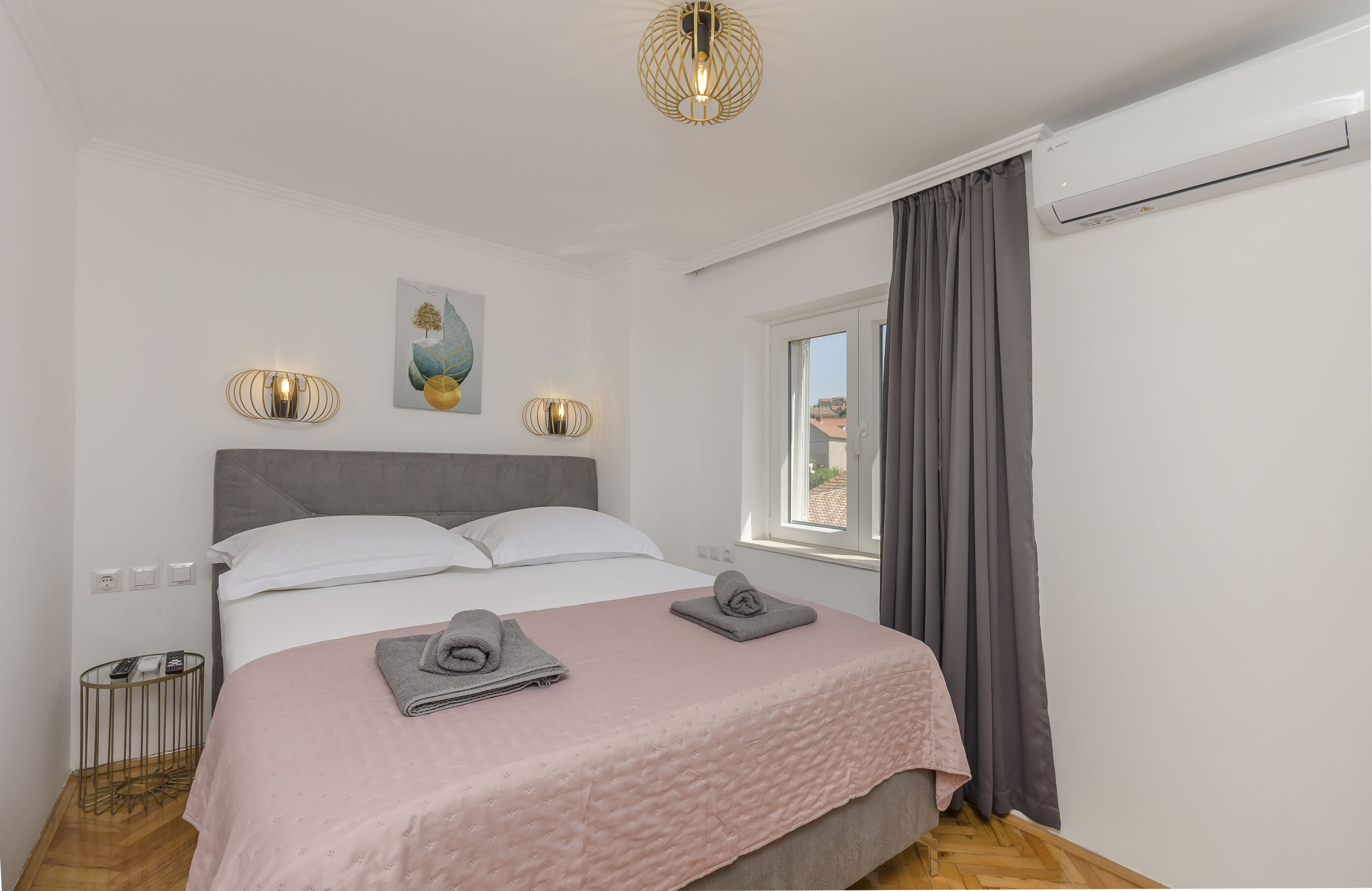 Apartment Paradise 95811-A1