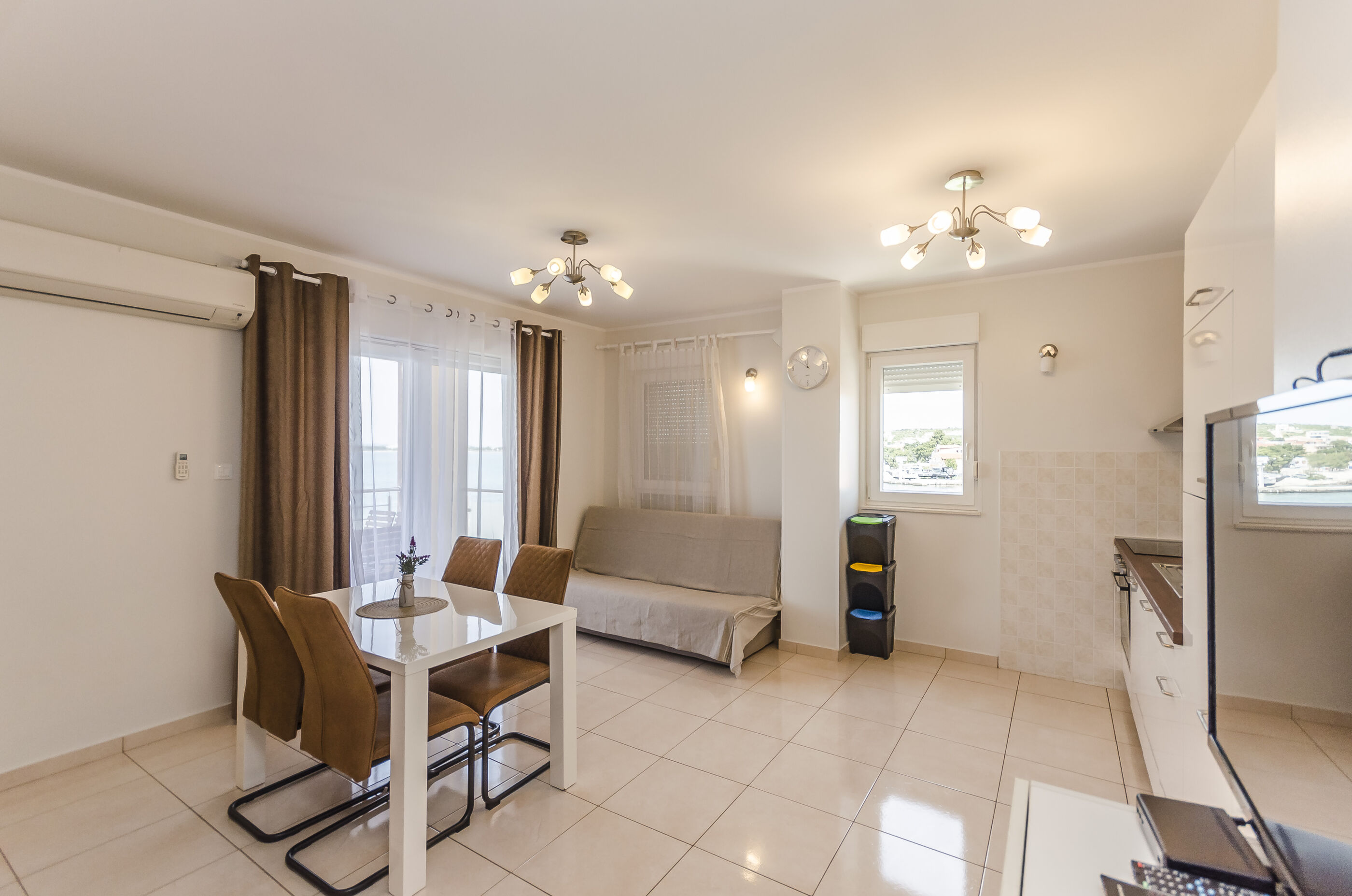 Apartments Superba 84051-A6