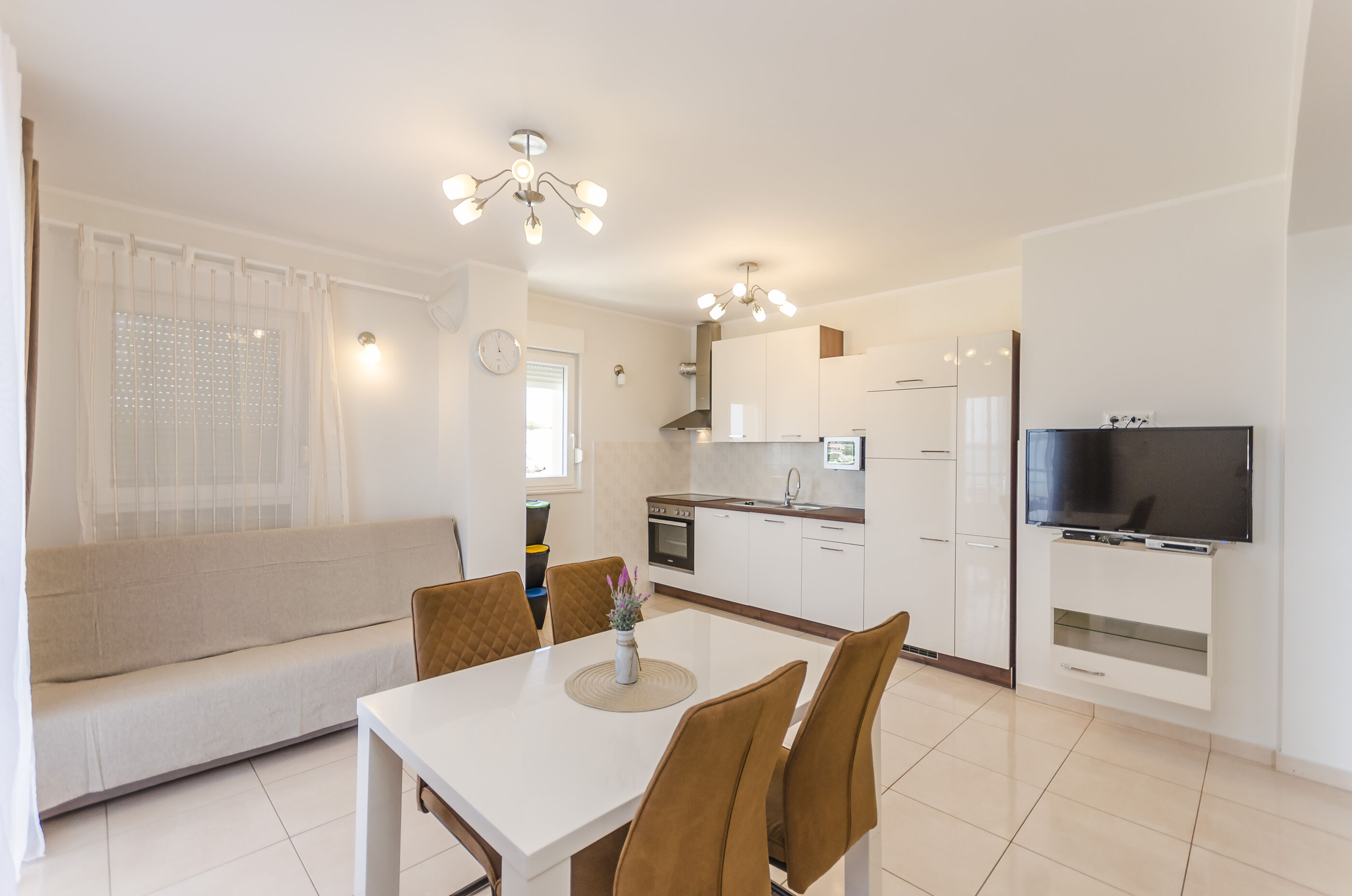 Apartments Superba 84051-A6
