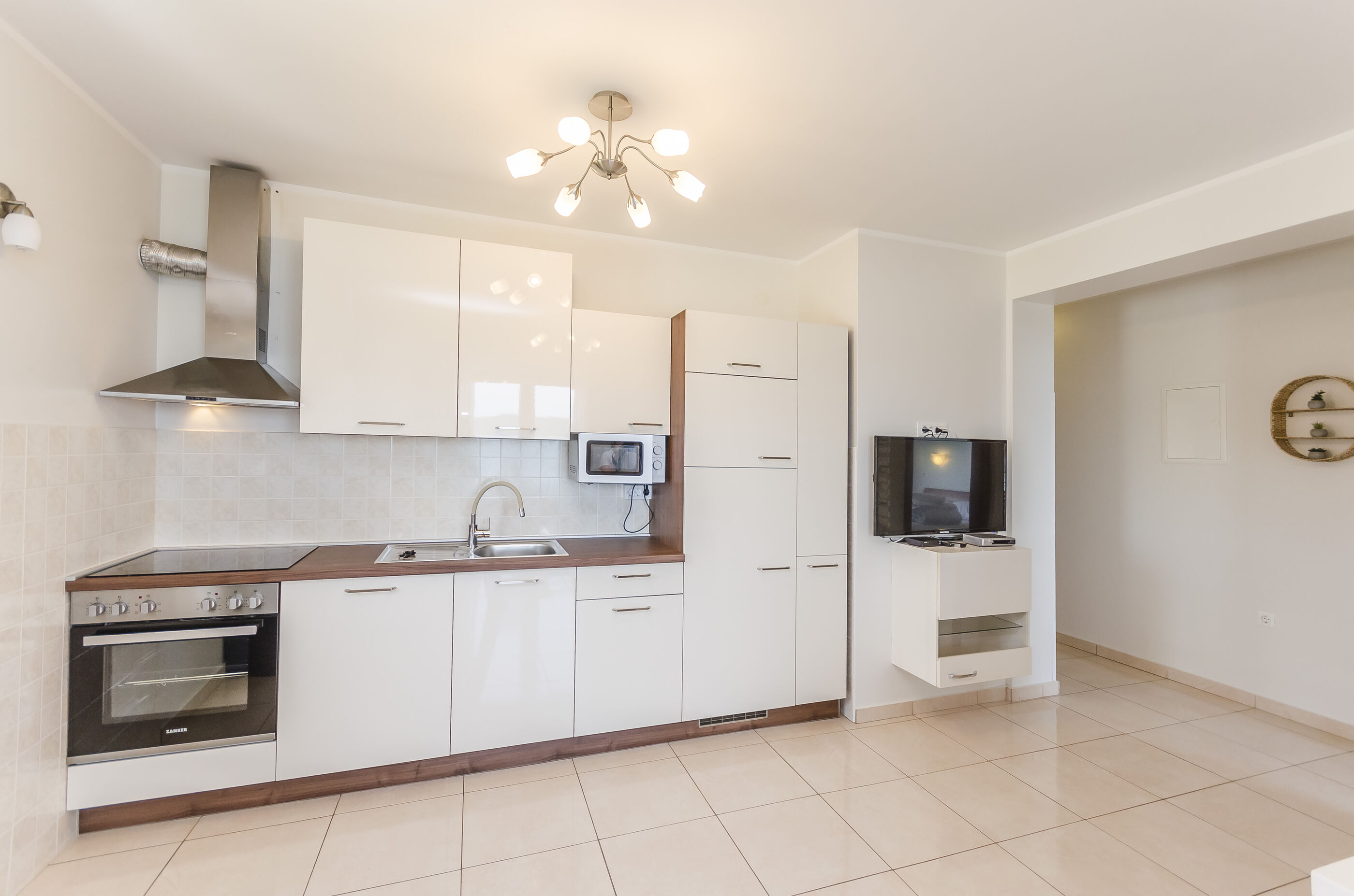 Apartments Superba 84051-A6