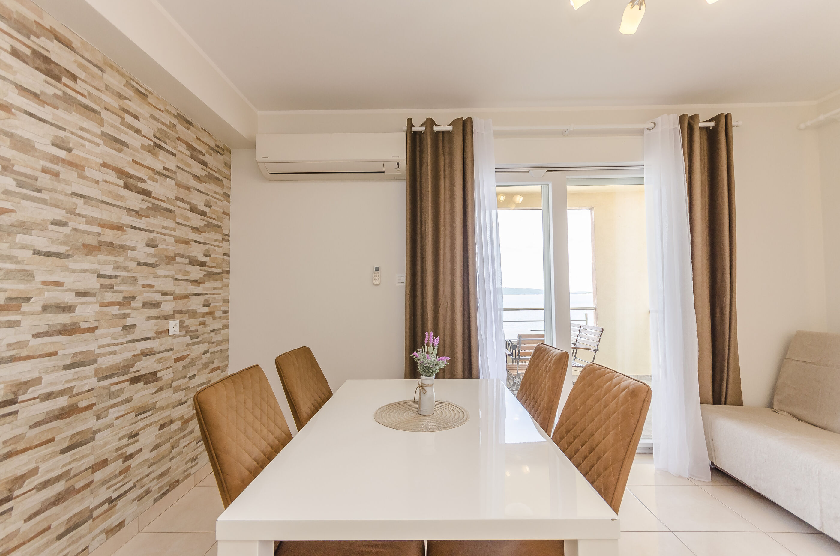 Apartments Superba 84051-A6